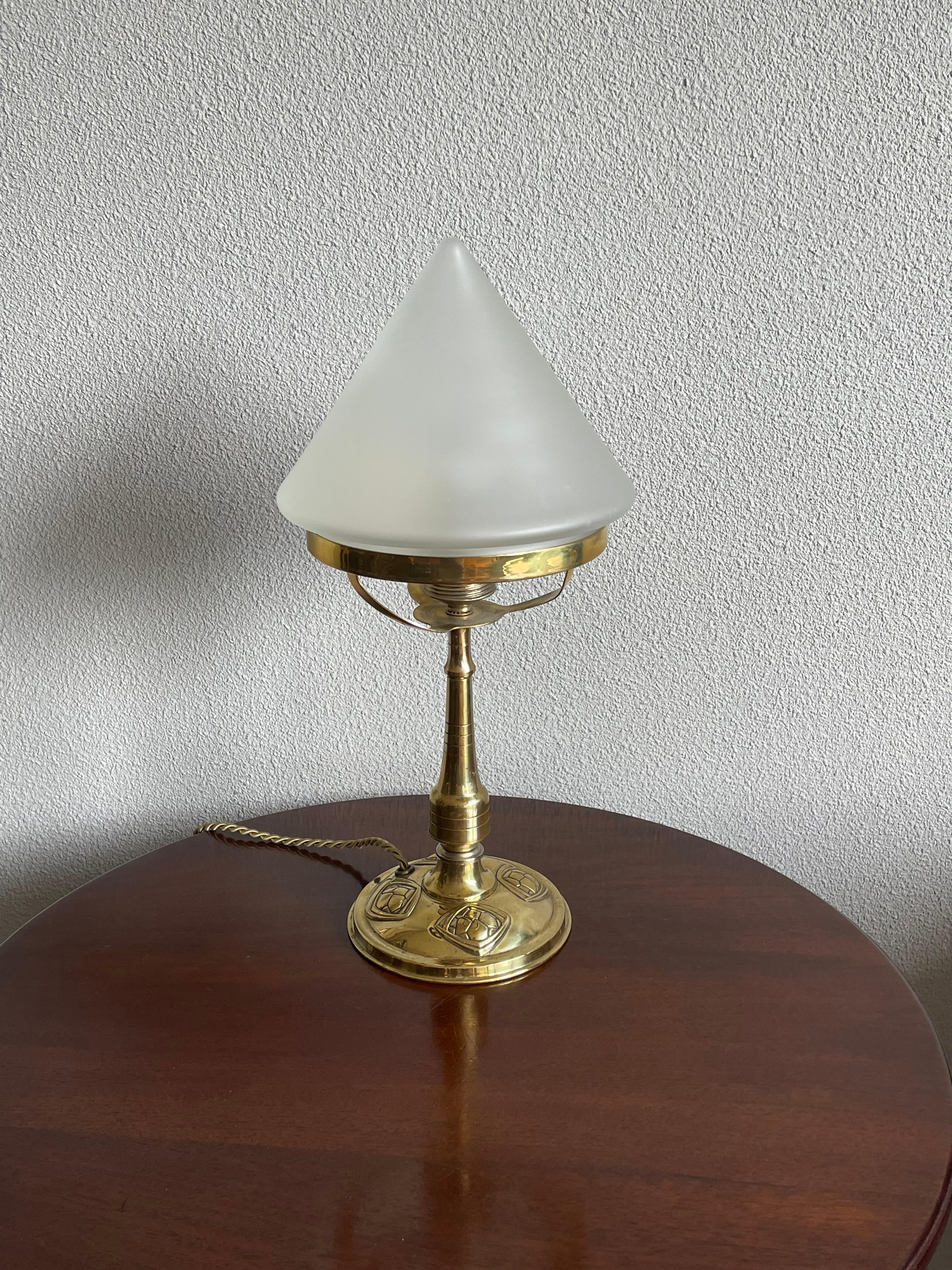 Unique Early 1900s Arts and Crafts, Fine Brass & Mint Glass Table or Desk Lamp For Sale 8