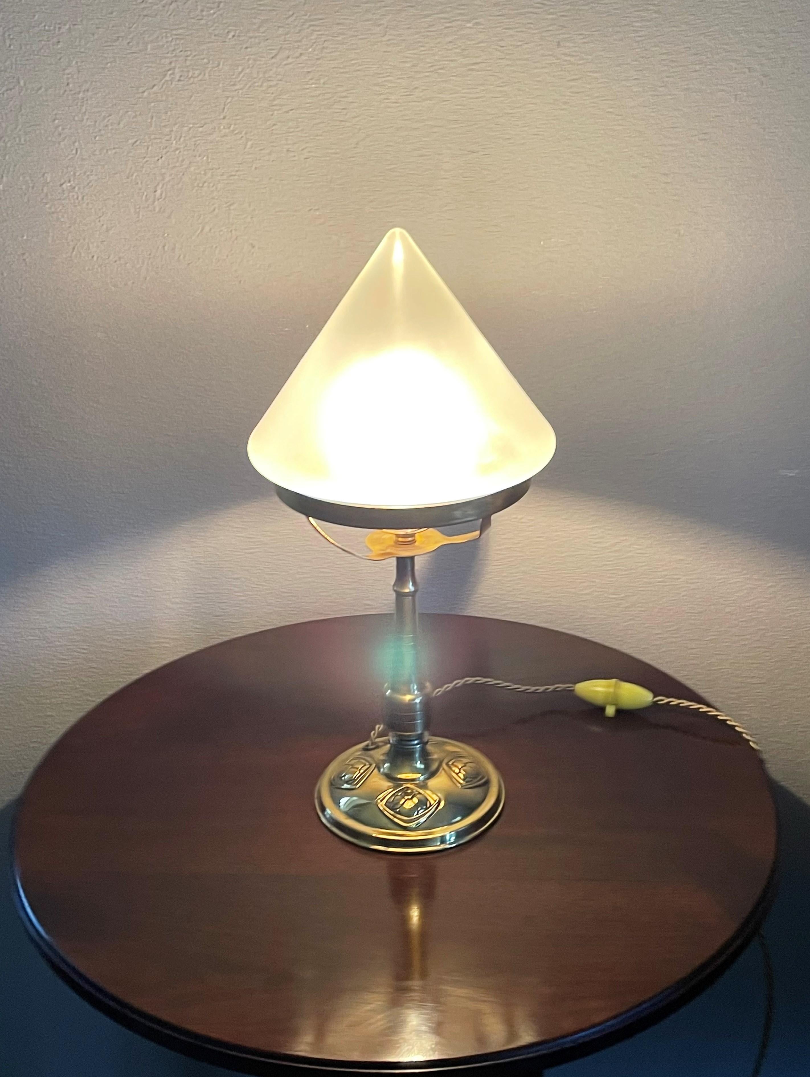 Unique Early 1900s Arts and Crafts, Fine Brass & Mint Glass Table or Desk Lamp For Sale 9