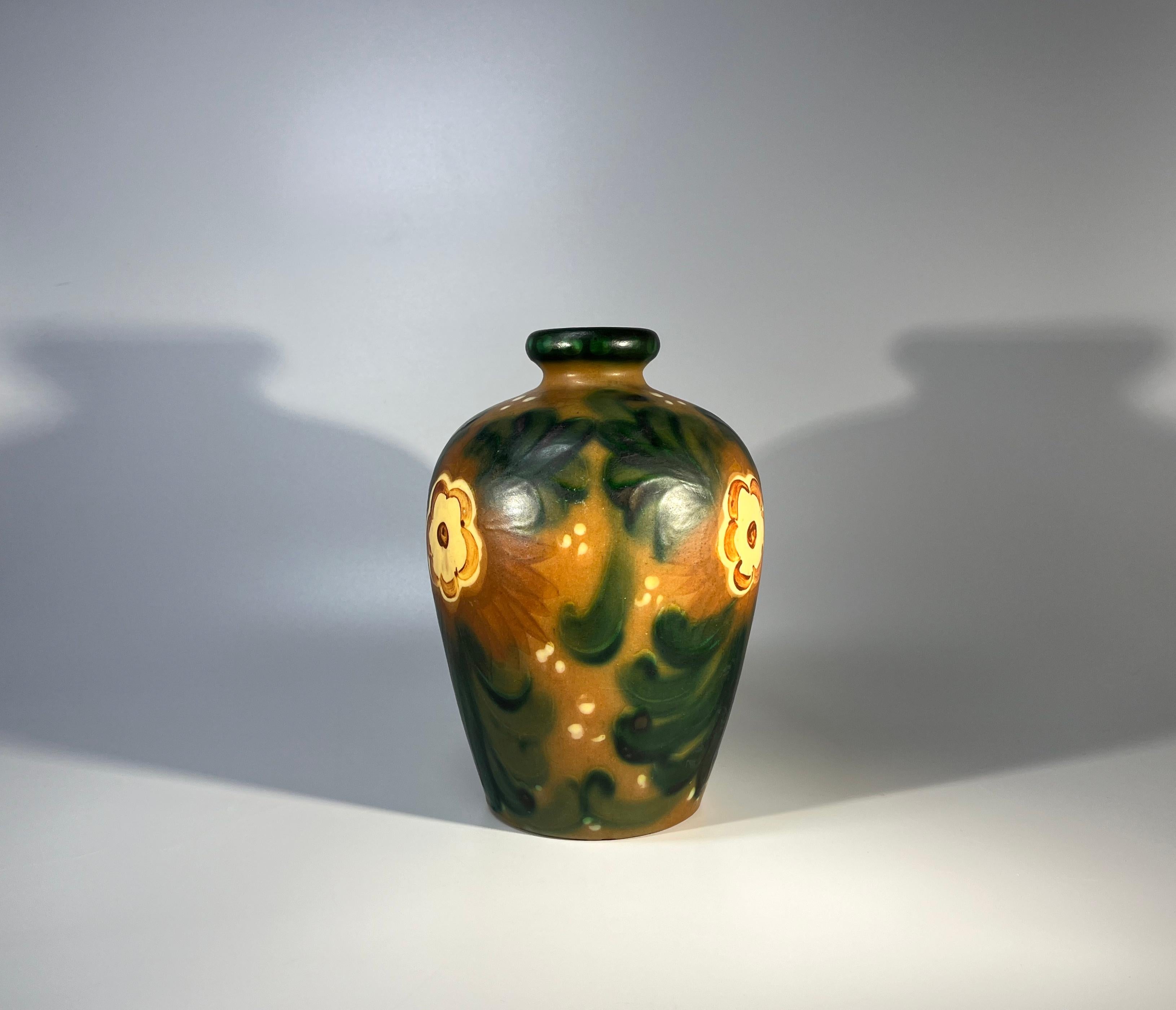 Einzigartige, frühe Blumenvase aus Keramik von Upsala Ekeby, Schweden, ca. 1930er Jahre im Angebot 3