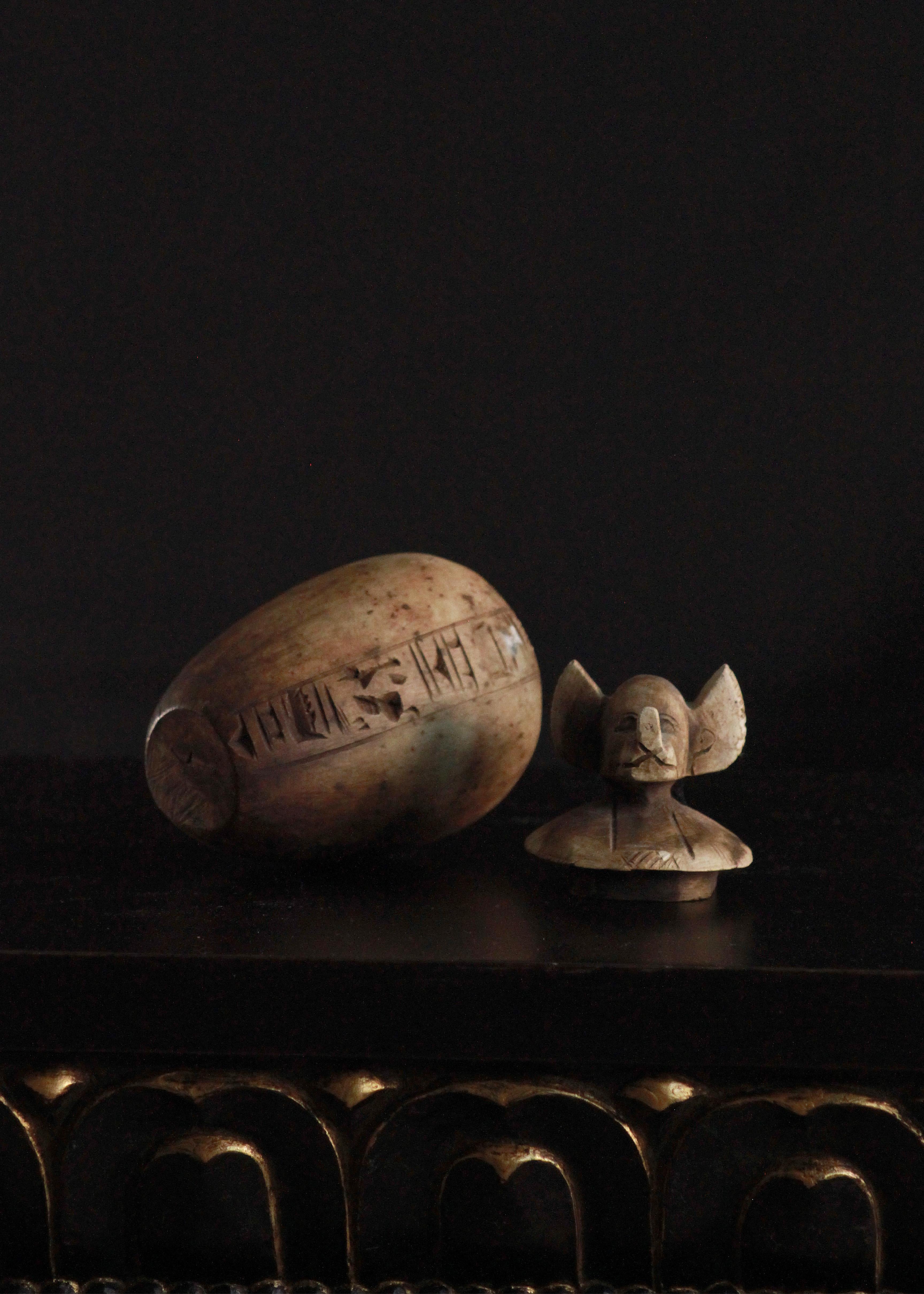 Ensemble unique d'art égyptien de 4 pots canopic en pierre calcaire en vente 1