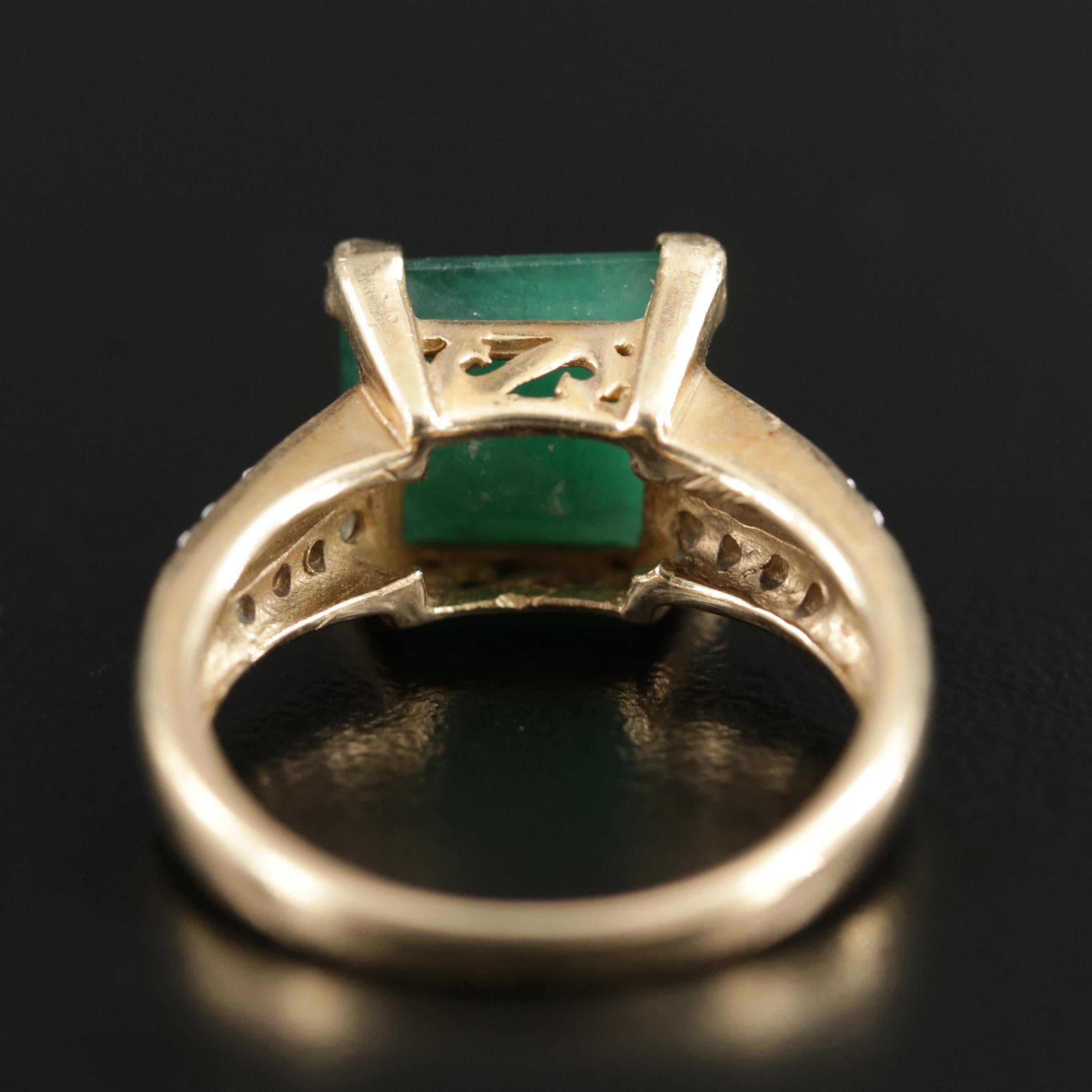 For Sale:  Unique Emerald Cut Emerald Diamonds Engagement Ring, Emerald 18K Gold 5