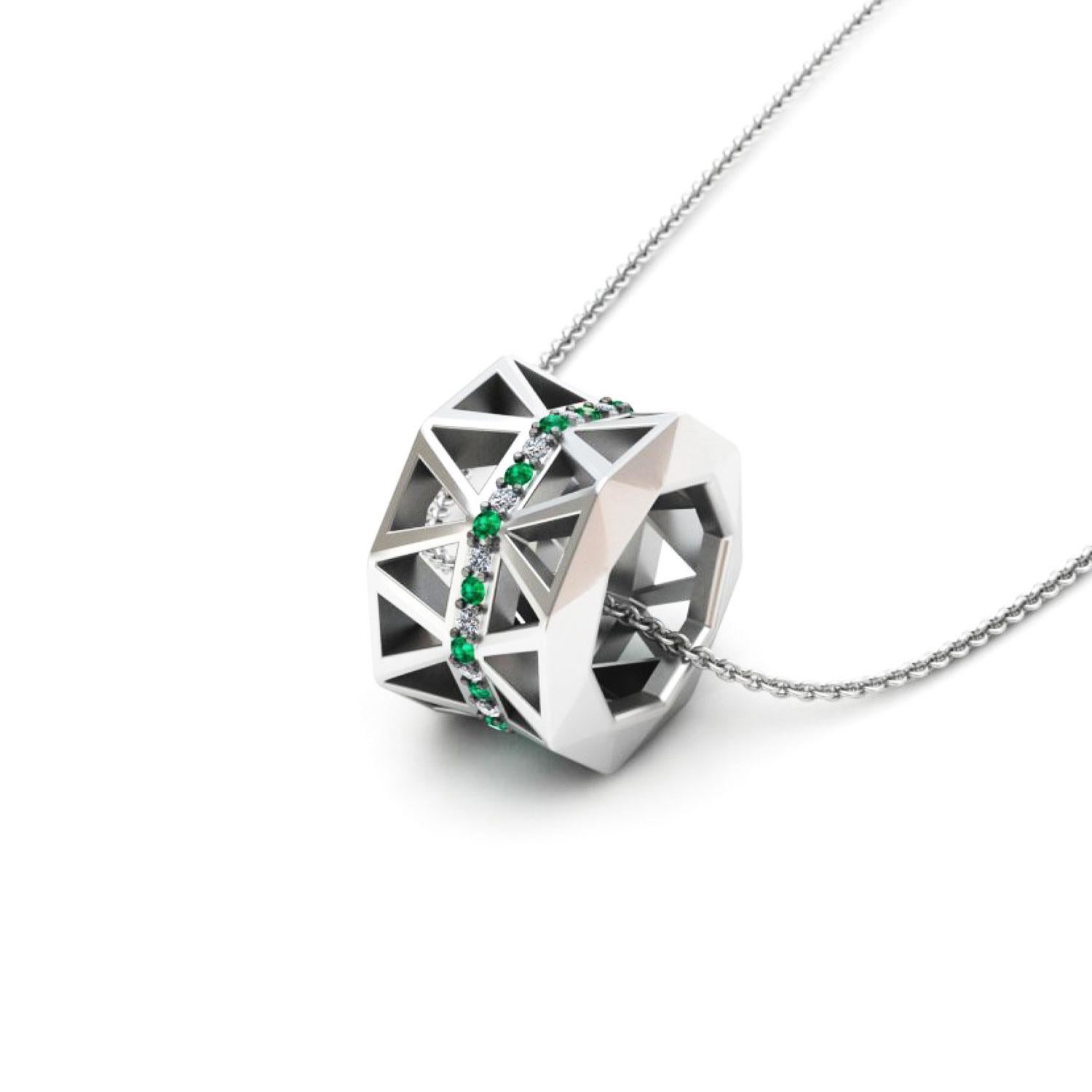 Round Cut Unique Emerald Diamond Elegant White 18K Gold Pendant for Her for Him For Sale