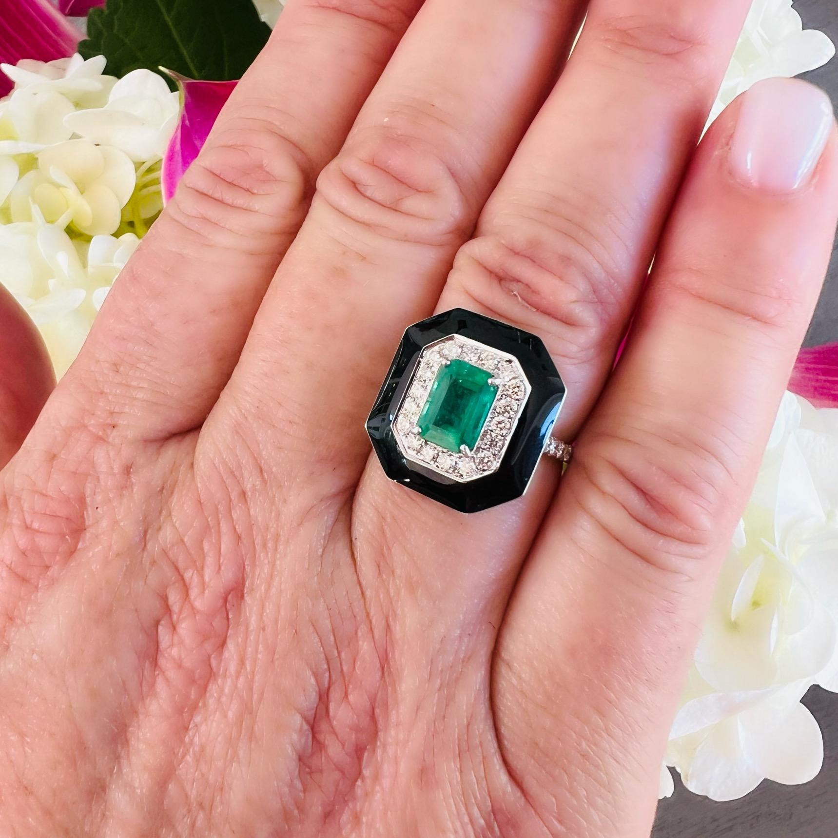 Einzigartiger Ring mit Smaragd, Diamant und Emaille im Zustand „Hervorragend“ im Angebot in San Francisco, CA