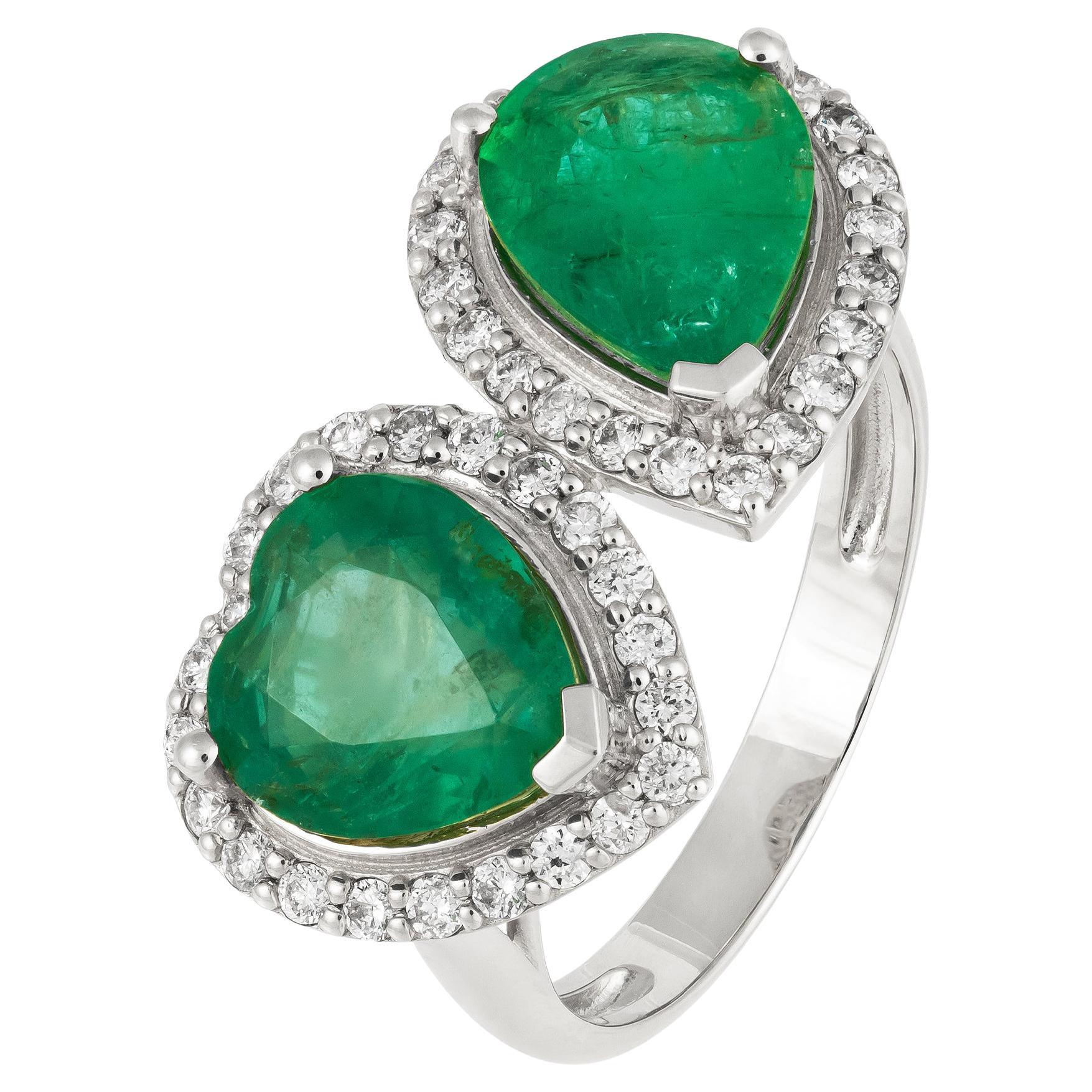 For Sale:  Unique Emerald White 18K Gold White Diamond Ring for Her