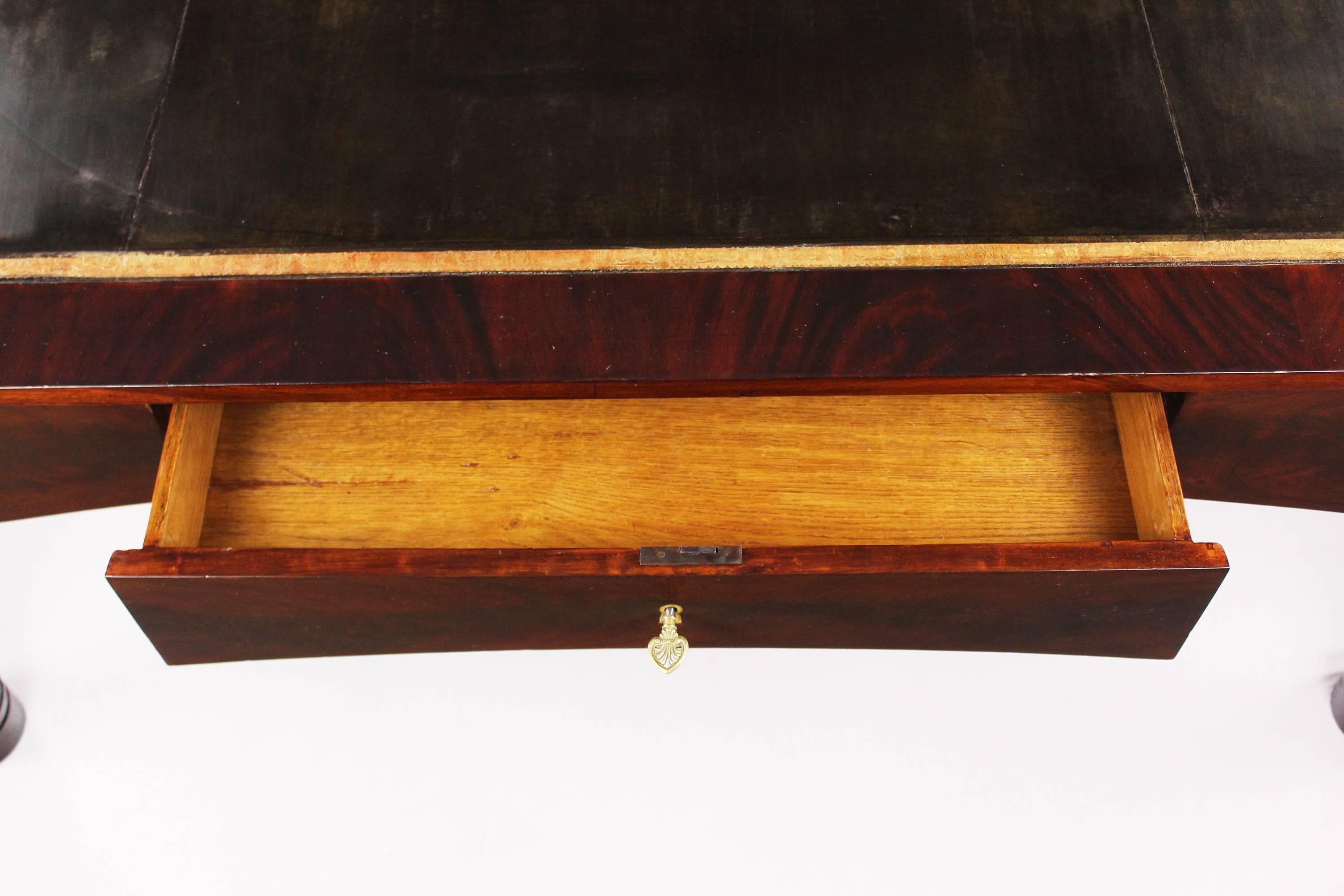 Unique Empire Desk, Mahogany Veneered, circa 1810, Leather Writing Surface (Mahagoni) im Angebot