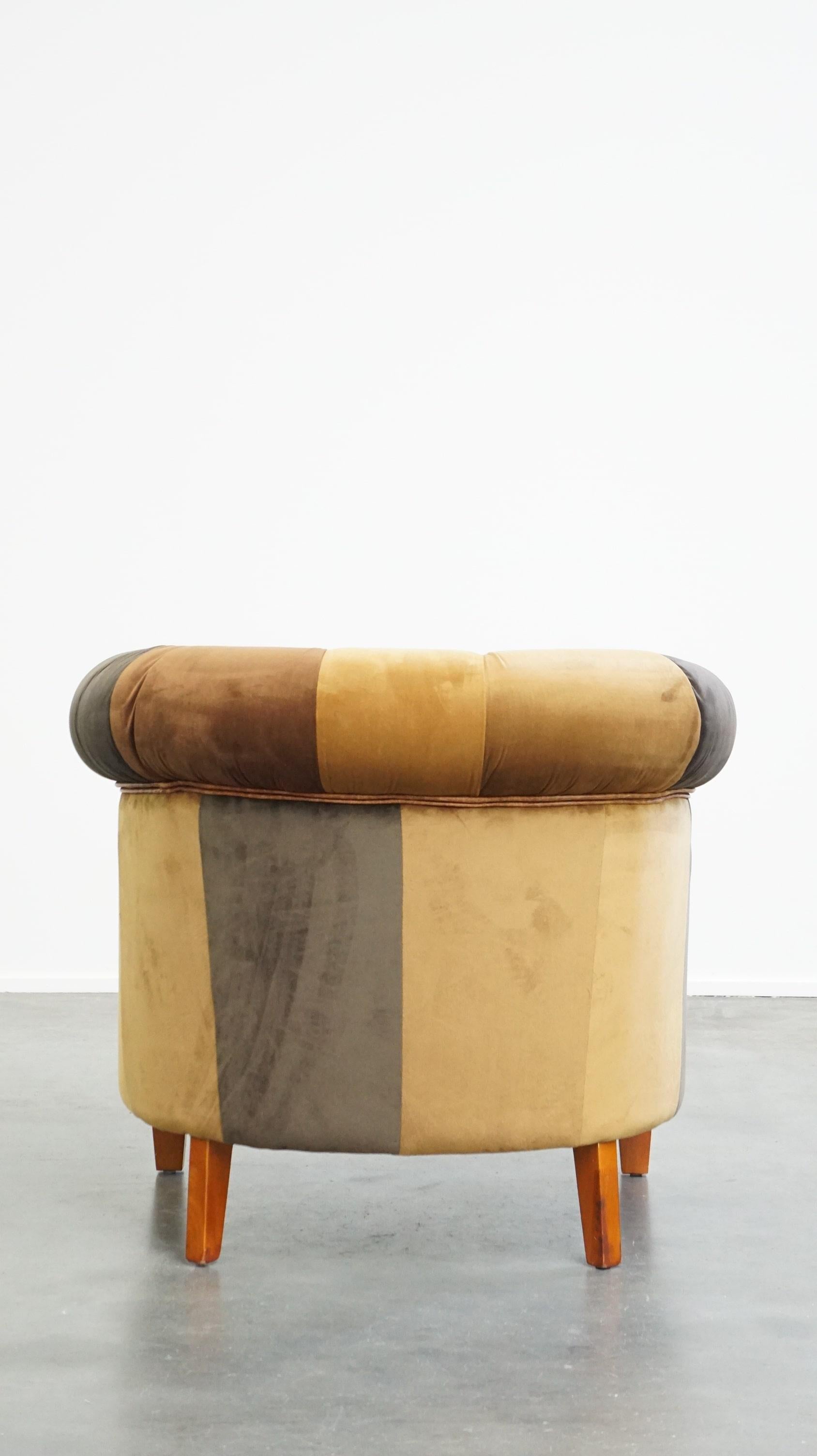 Fauteuil club Chesterfield unique, de style anglais, en patchwork, en bon état. en vente 4