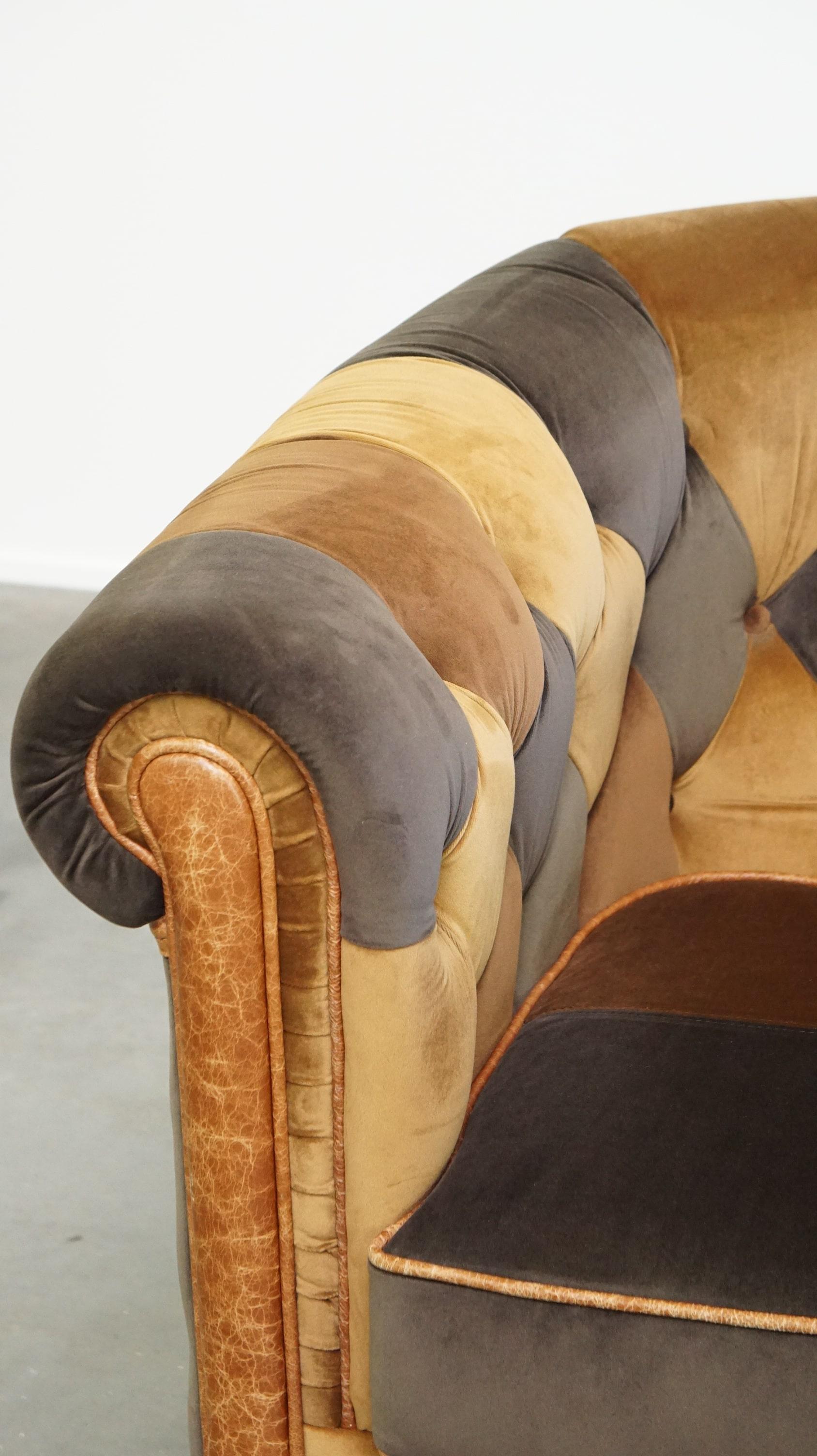 Fait main Fauteuil club Chesterfield unique, de style anglais, en patchwork, en bon état. en vente