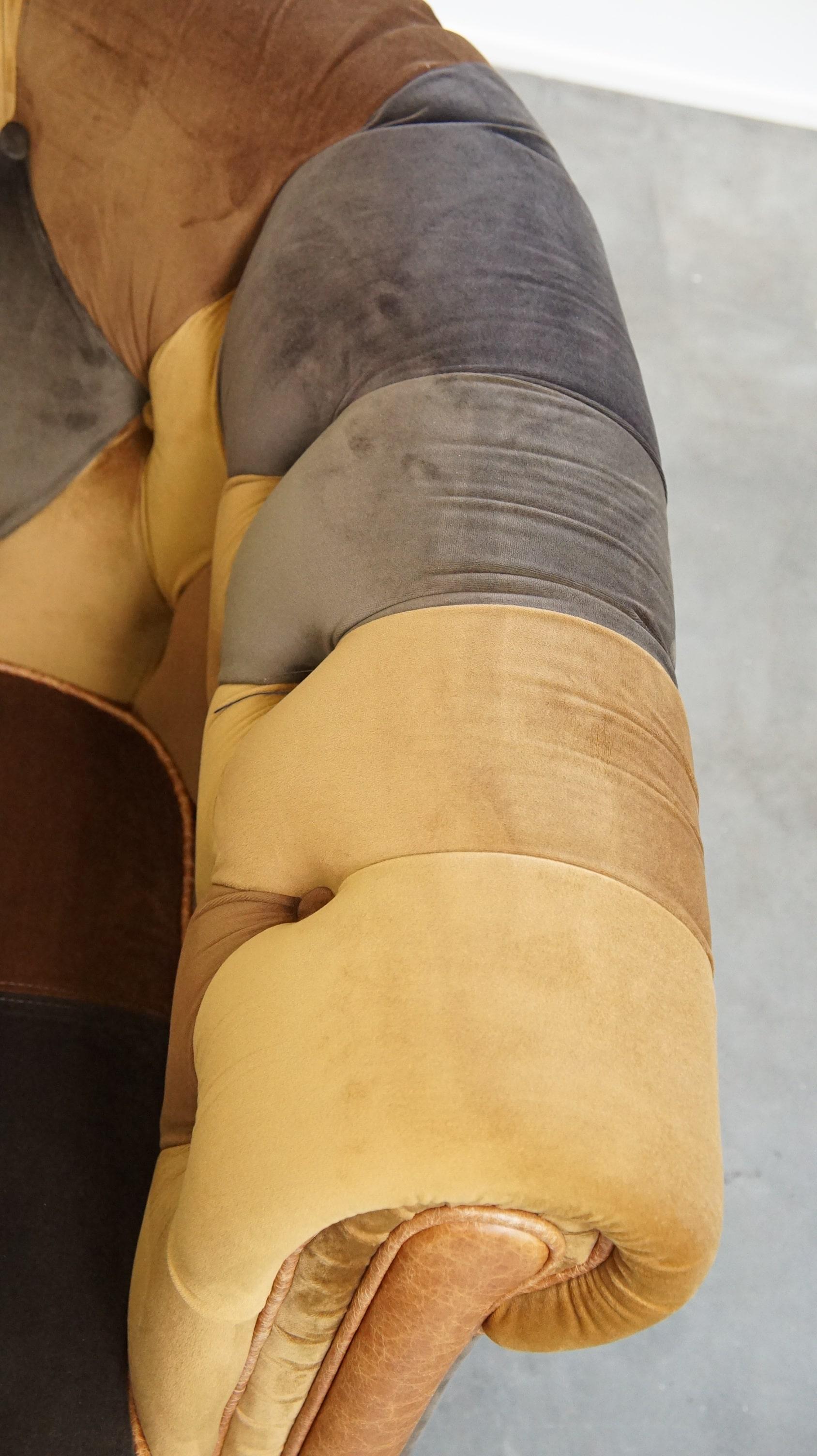 Fauteuil club Chesterfield unique, de style anglais, en patchwork, en bon état. en vente 2