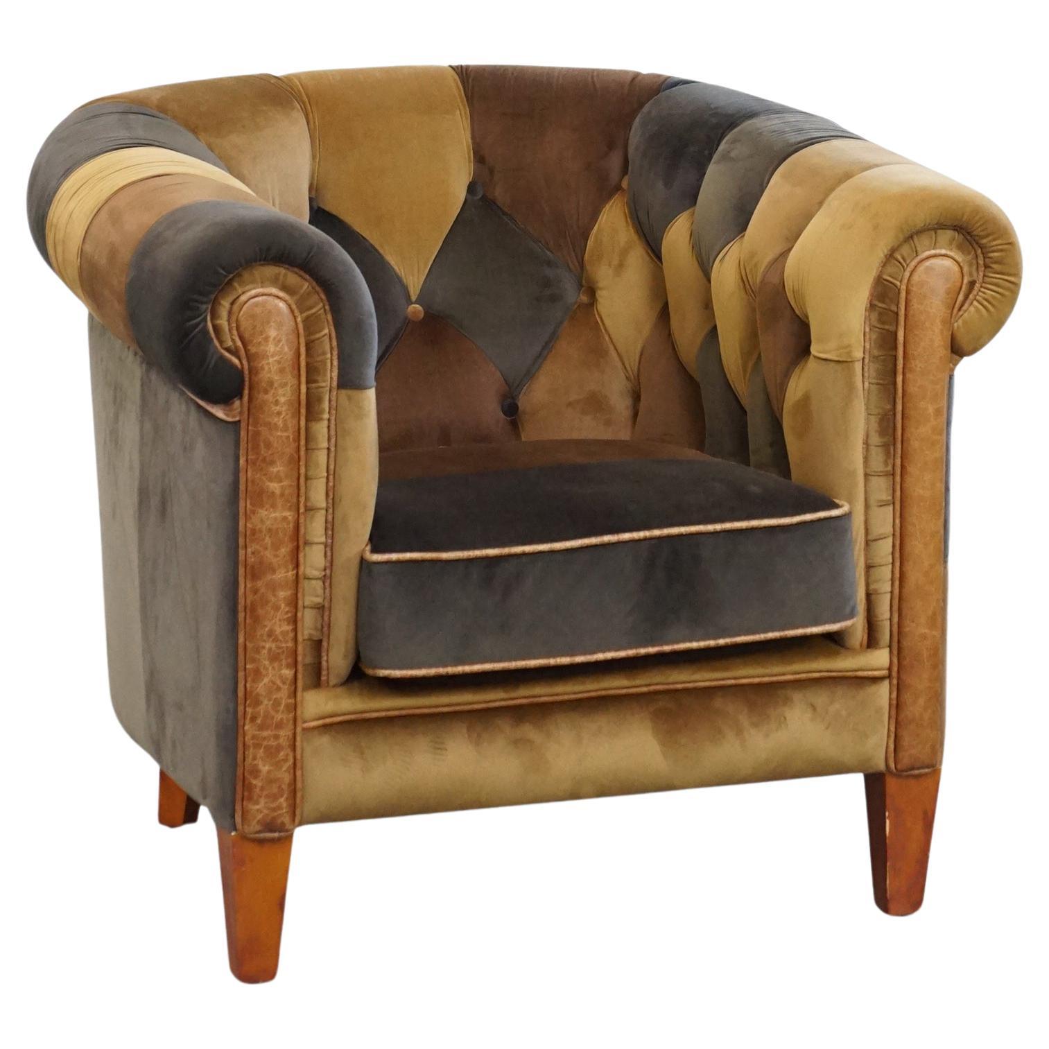 Fauteuil club Chesterfield unique, de style anglais, en patchwork, en bon état. en vente
