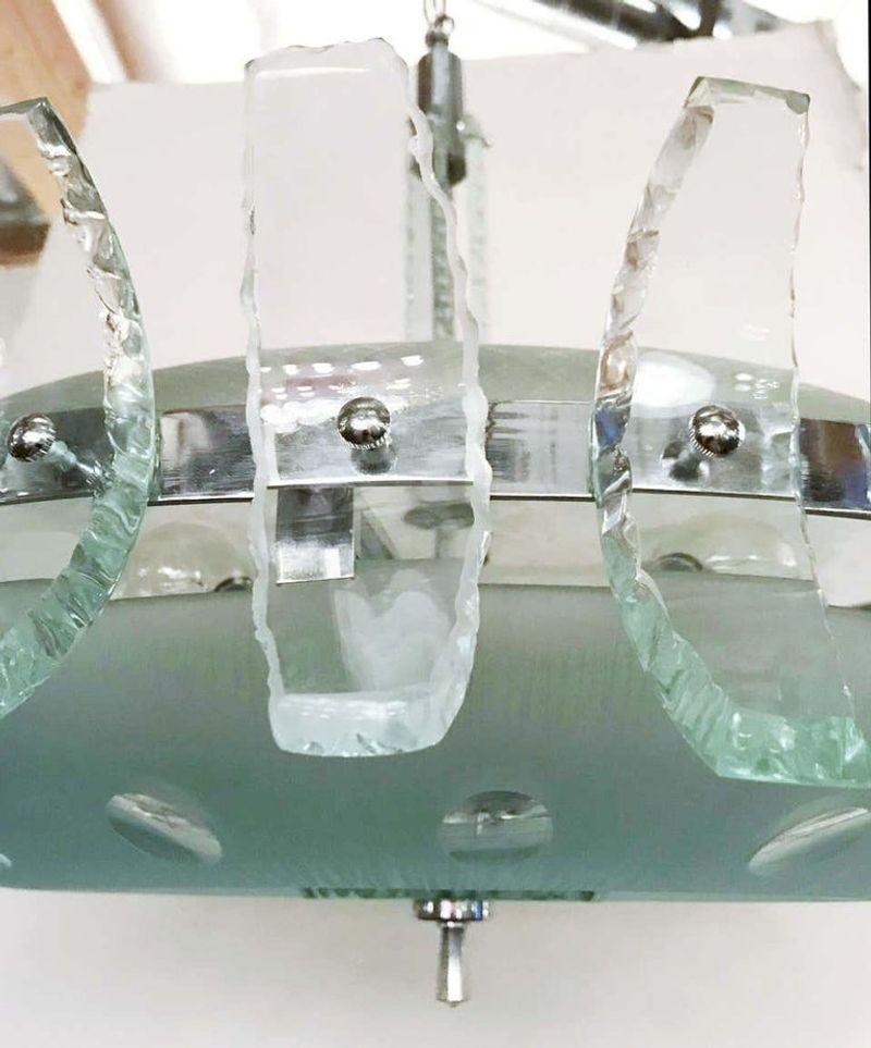 Einzigartiger Kronleuchter aus geätztem Glas im Stil von Fontana Arte, ca. 1960er Jahre (Italienisch) im Angebot
