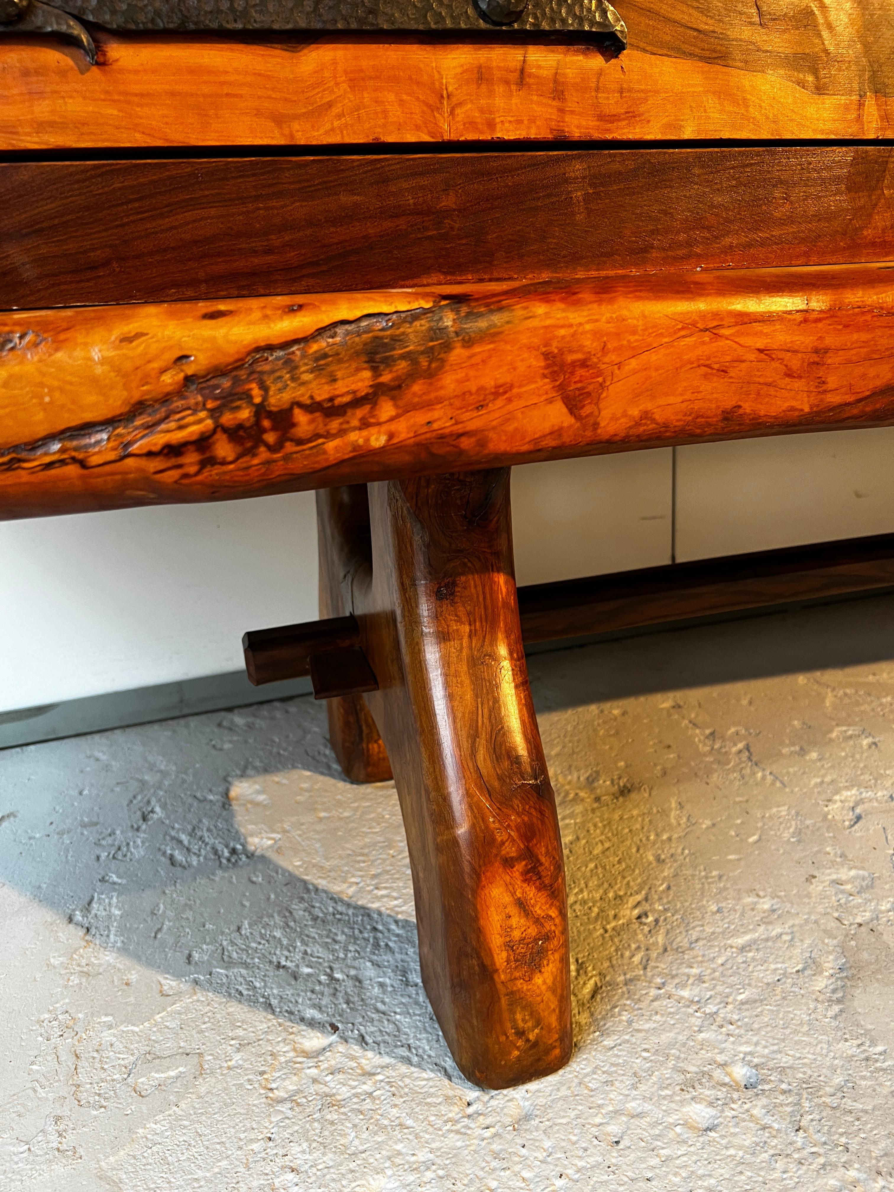 Unique, exceptional solid olive wood enfilade by Maison skela 1960s In Excellent Condition For Sale In Saint Rémy de Provence, FR
