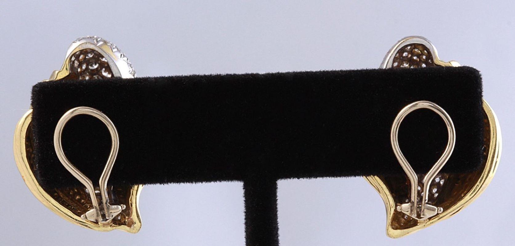 Einzigartige exquisite 4,20 Karat VVS natürliche Diamant-Ohrringe aus 14 Karat massivem Gelbgold Damen im Angebot