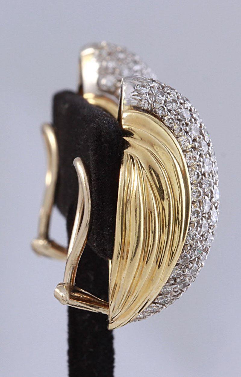 Einzigartige exquisite 4,20 Karat VVS natürliche Diamant-Ohrringe aus 14 Karat massivem Gelbgold im Angebot 1