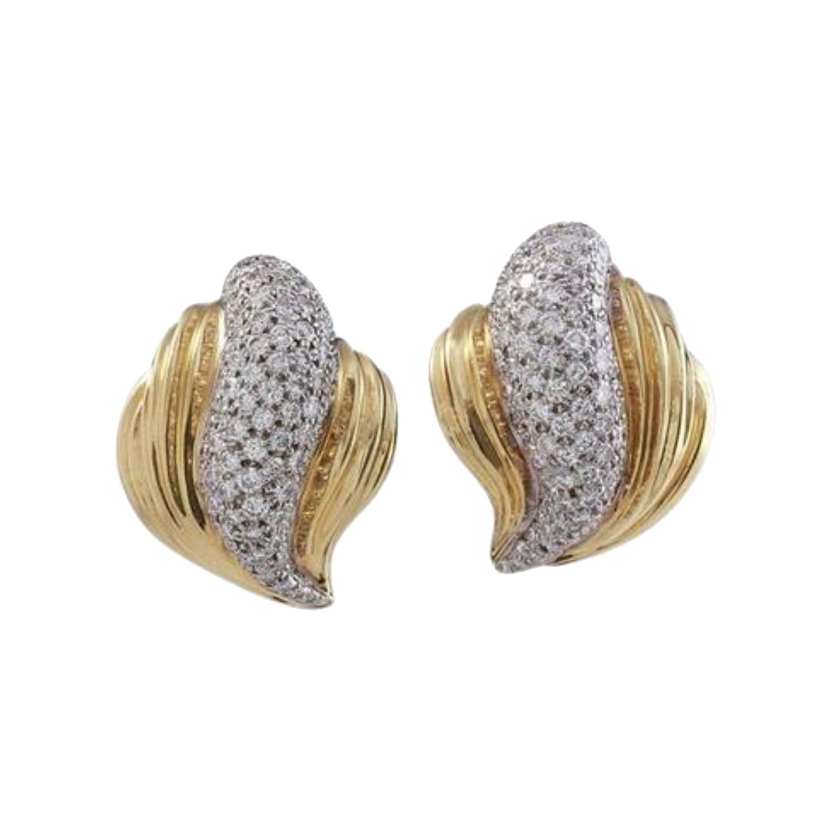 Einzigartige exquisite 4,20 Karat VVS natürliche Diamant-Ohrringe aus 14 Karat massivem Gelbgold im Angebot