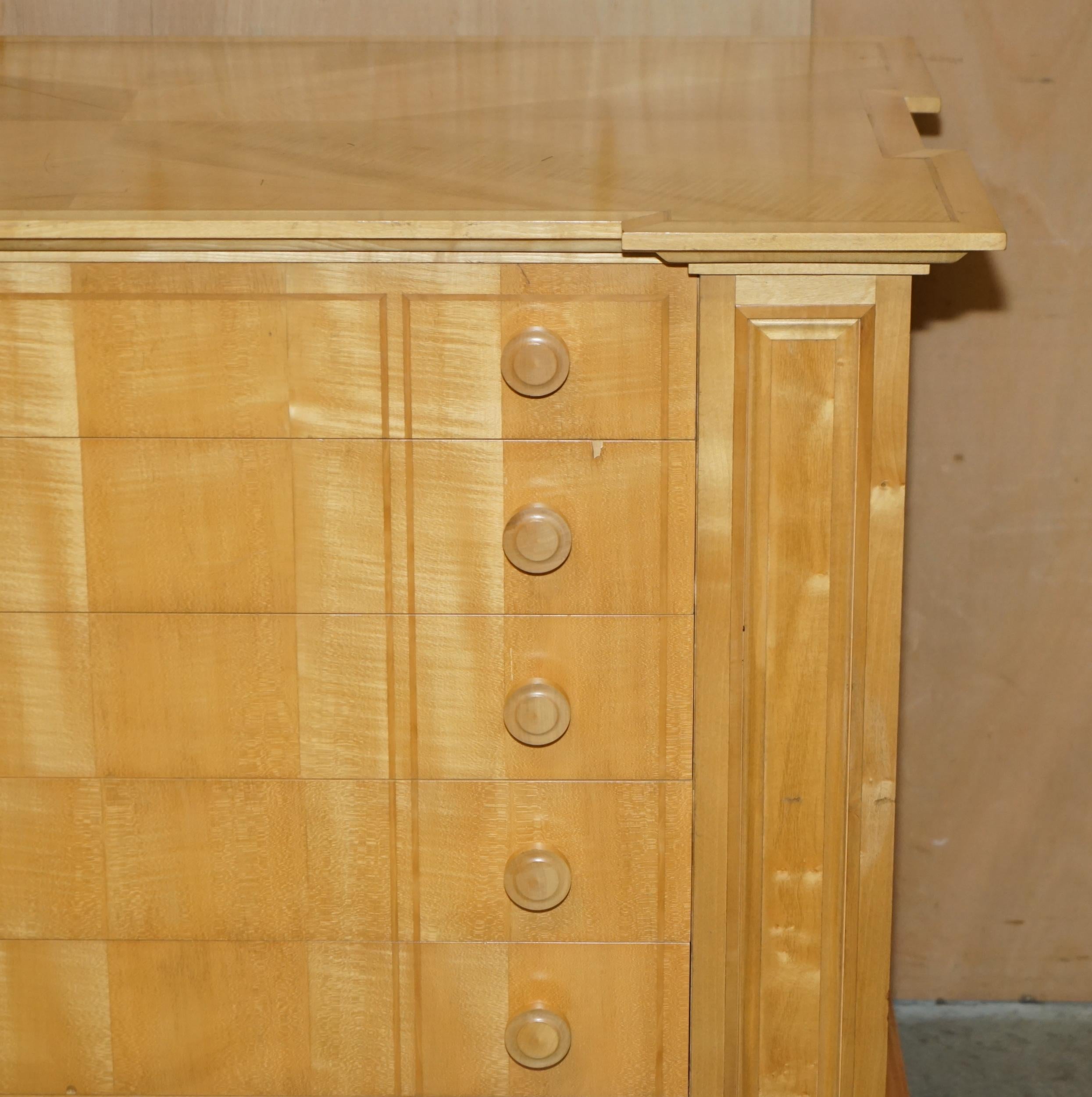 UNIQUE EXQUISITE VISCOUNT DAVID LINLEY ROMAN LOOKiNG SYCAMORE CHEST OF DRAWERS In Good Condition For Sale In West Sussex, Pulborough