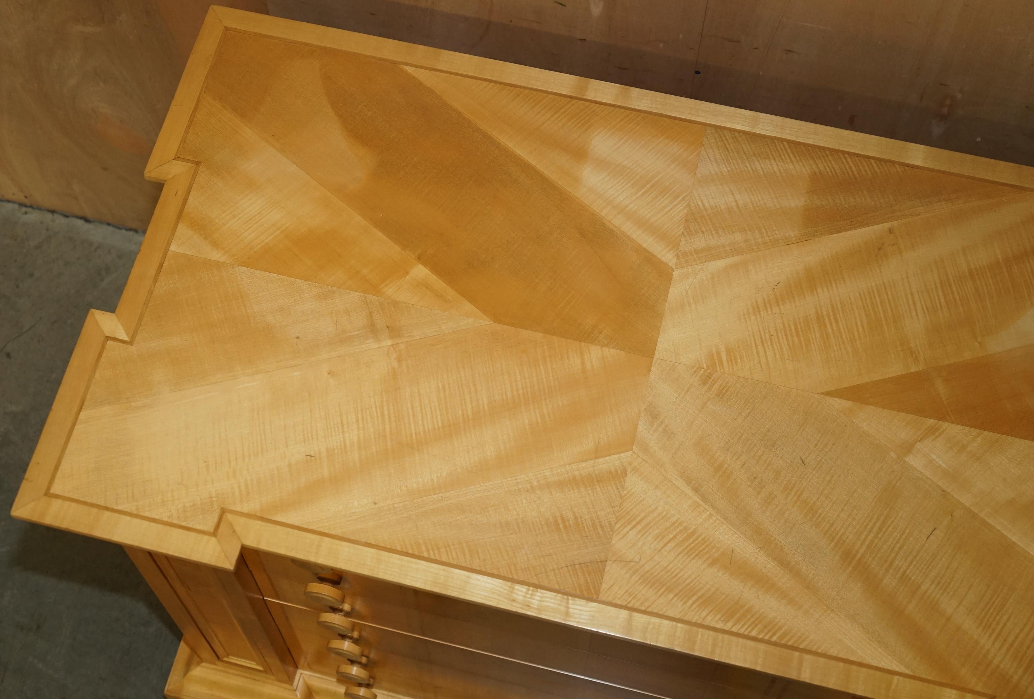 UNIQUE EXQUISITE VISCOUNT DAVID LINLEY ROMAN LOOKiNG SYCAMORE CHEST OF DRAWERS For Sale 1