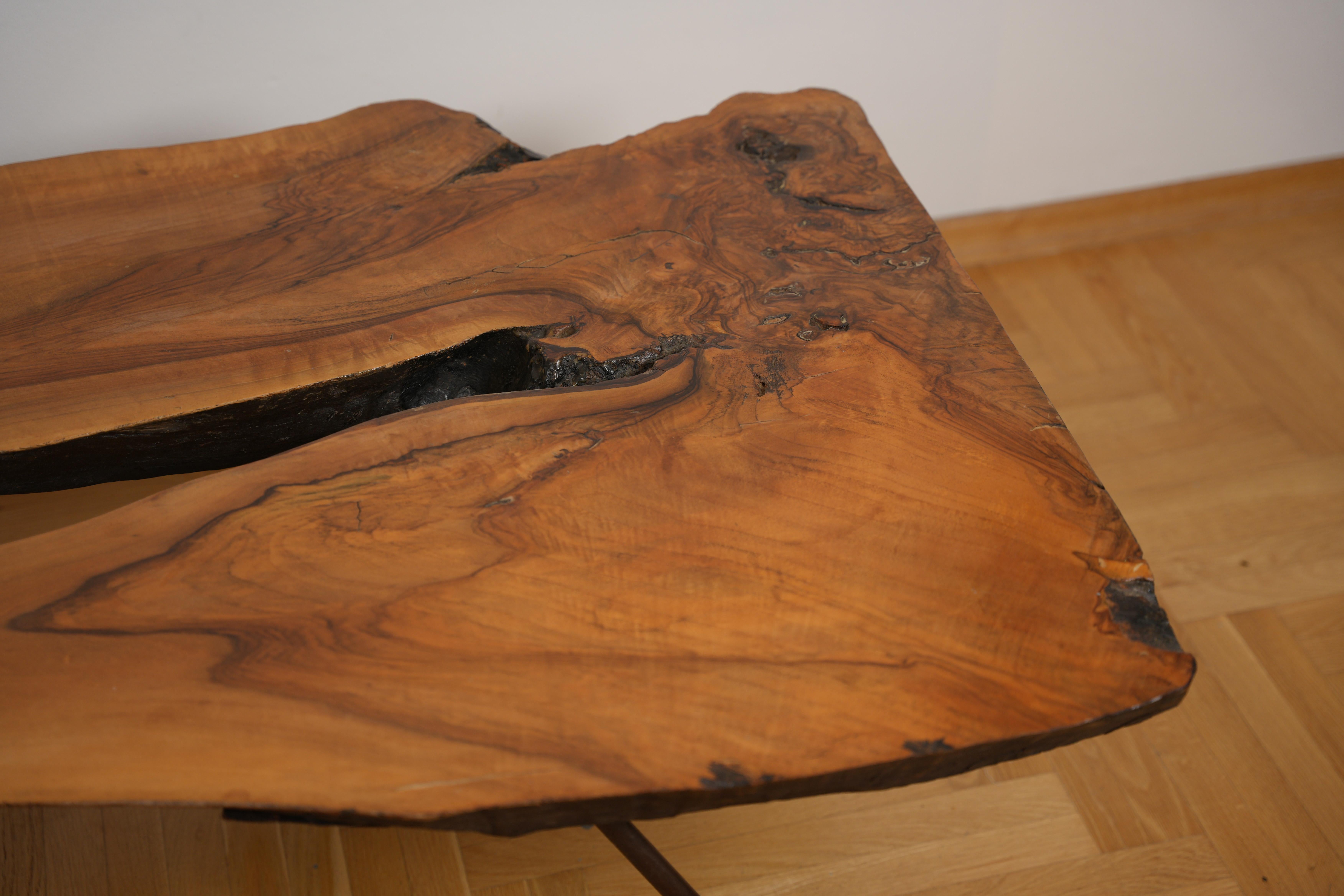 Unique Extra Large Carl Auböck Mahogany Tree Trunk Table No.21 In Good Condition For Sale In Čelinac, BA