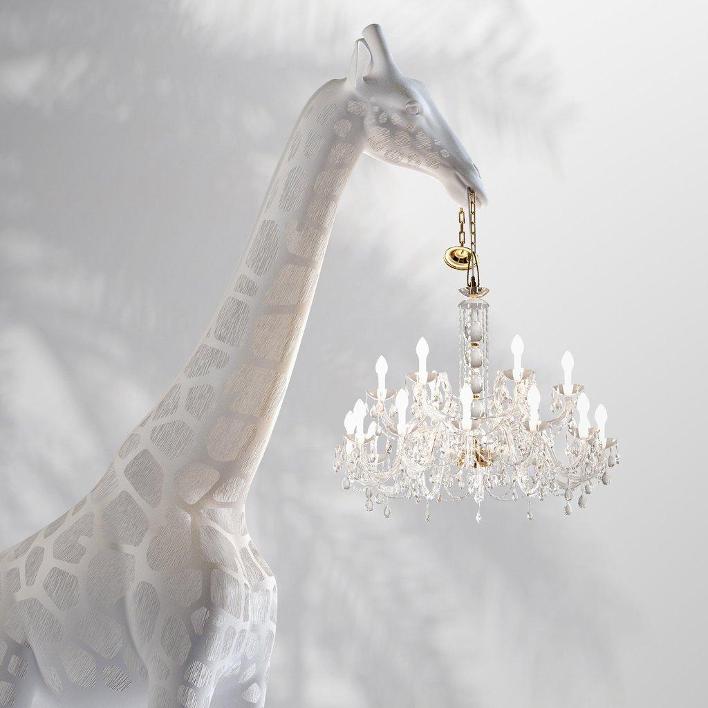 13 Feet Tall Life-Size White Giraffe Outdoor Chandelier, Designed by Marcantonio In New Condition For Sale In Beverly Hills, CA