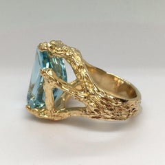 Unique Fancy Shape 14K Gold Natural Aquamarine 1980s Cocktail Ring Hallmark