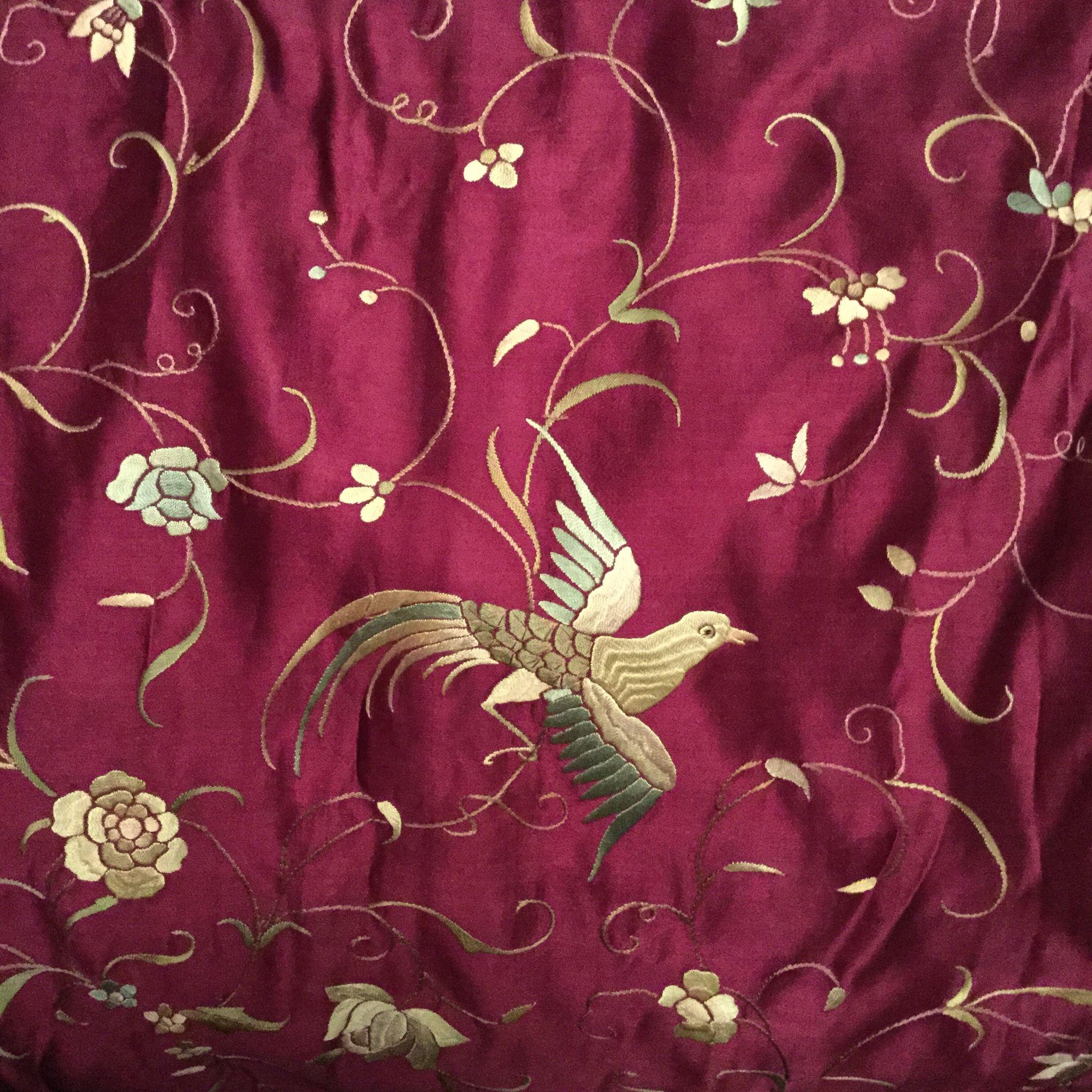 Unique find - Antique Chinese Silk Embroidered Bed-Cover or Wall hanging In Good Condition For Sale In MELBOURNE, VIC