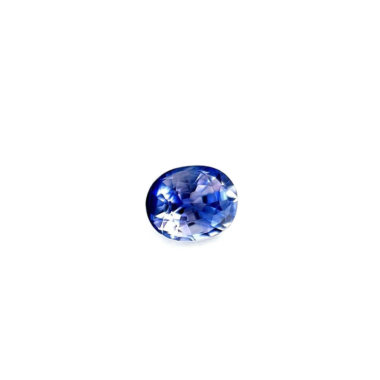 Unique Fine Ceylon Blue Violet Sapphire 0.45ct Oval Cut Blue Rare 4.5x3.7mm VVS

Saphir bleu violet de Ceylan unique en son genre.
Saphir de 0,45 carat d'une rare et unique couleur bleu violet vif.
Il présente également une très bonne clarté, une