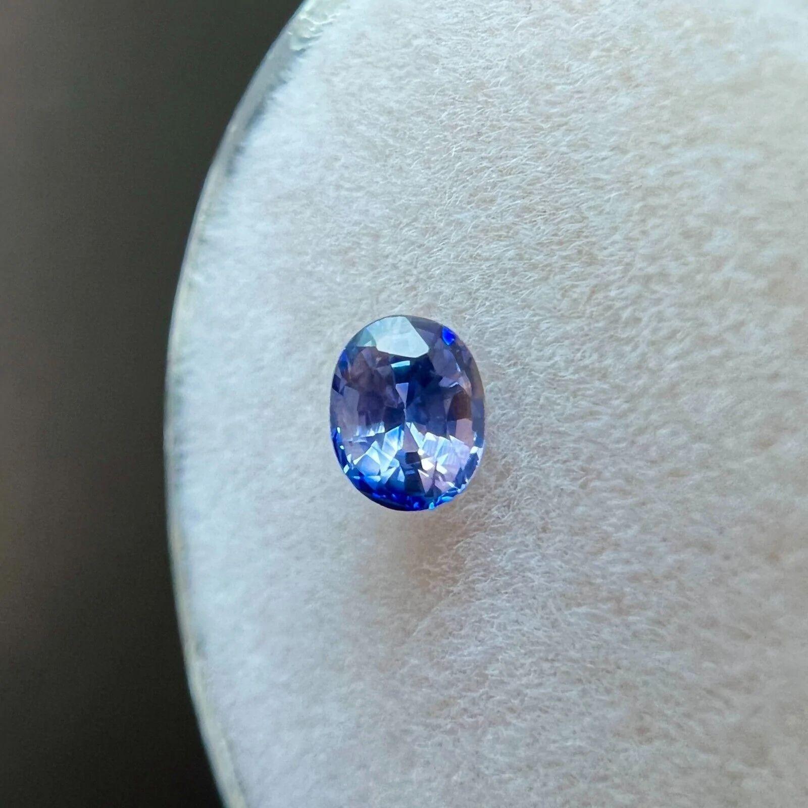 Saphir bleu violet de Ceylan de 0,45 carat de taille ovale rare VVS Neuf - En vente à Birmingham, GB