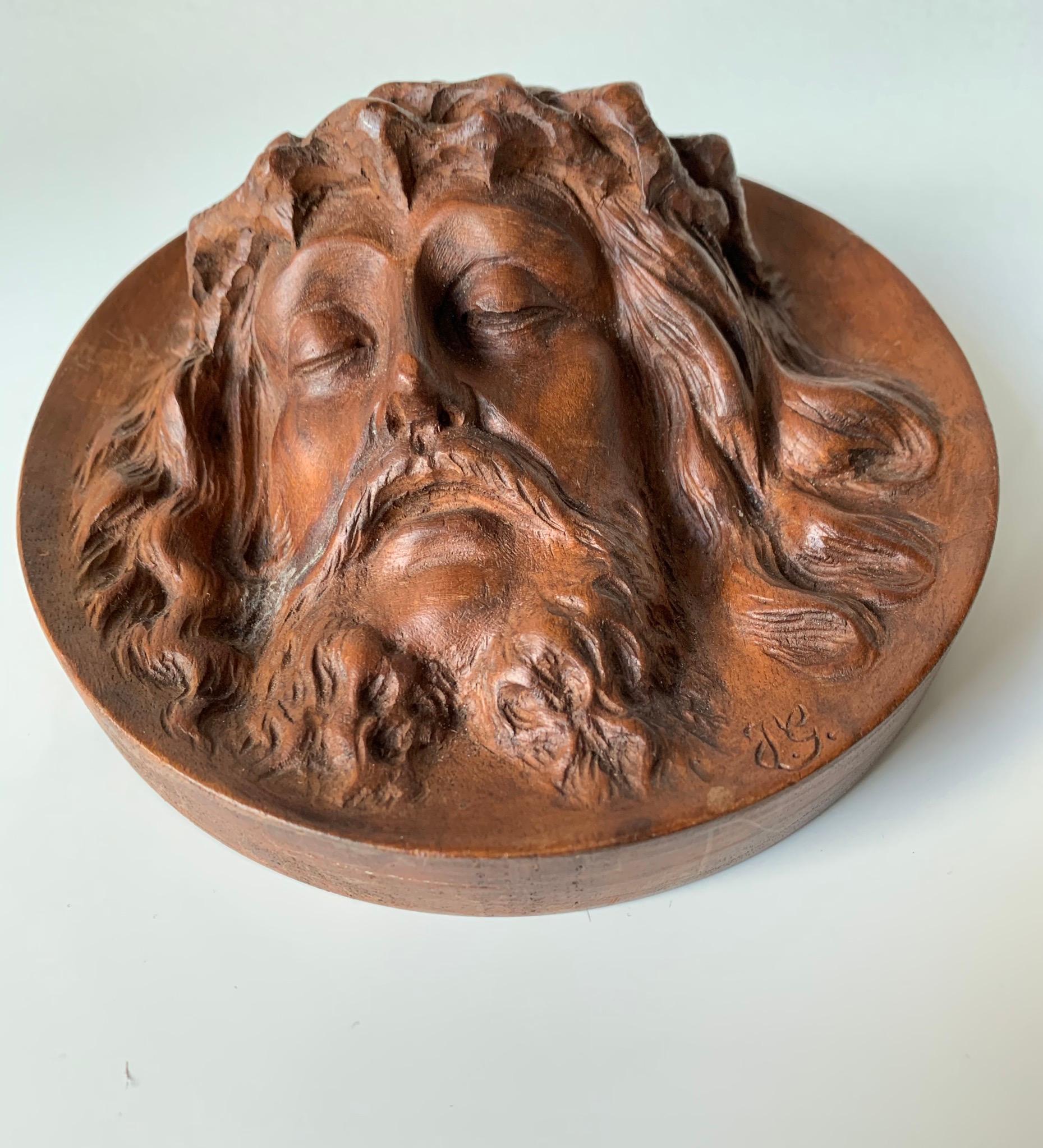 Antique and marvelously hand carved, work of religious art in deep relief.

Anyone who is capable of creating such a detailed and expressive face of our Lord Jesus out of a wooden plaque of this size, in our view, truly is a master carver. The