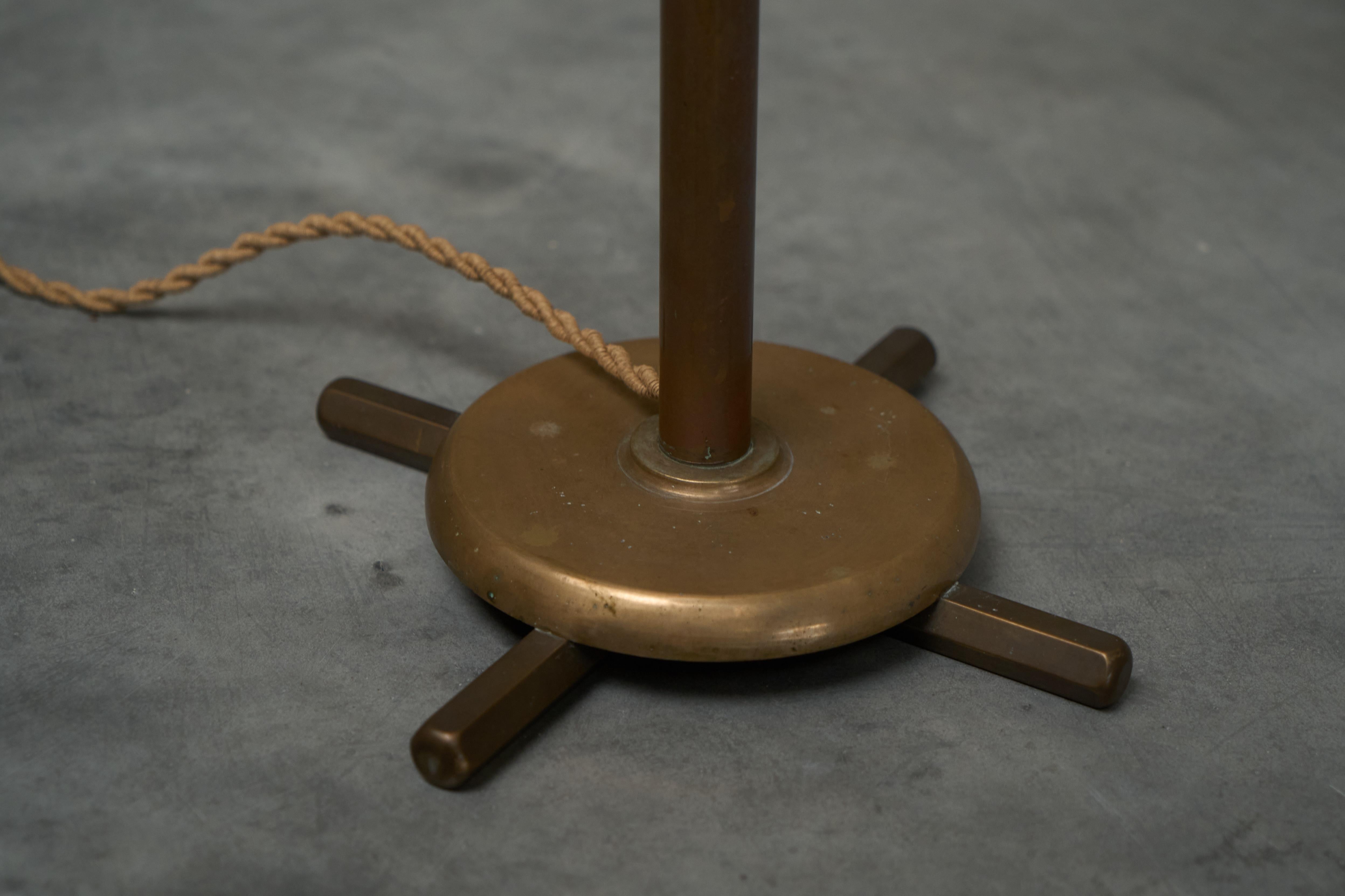 20th Century Unique Floor Lamp in Patinated Copper 1960s For Sale