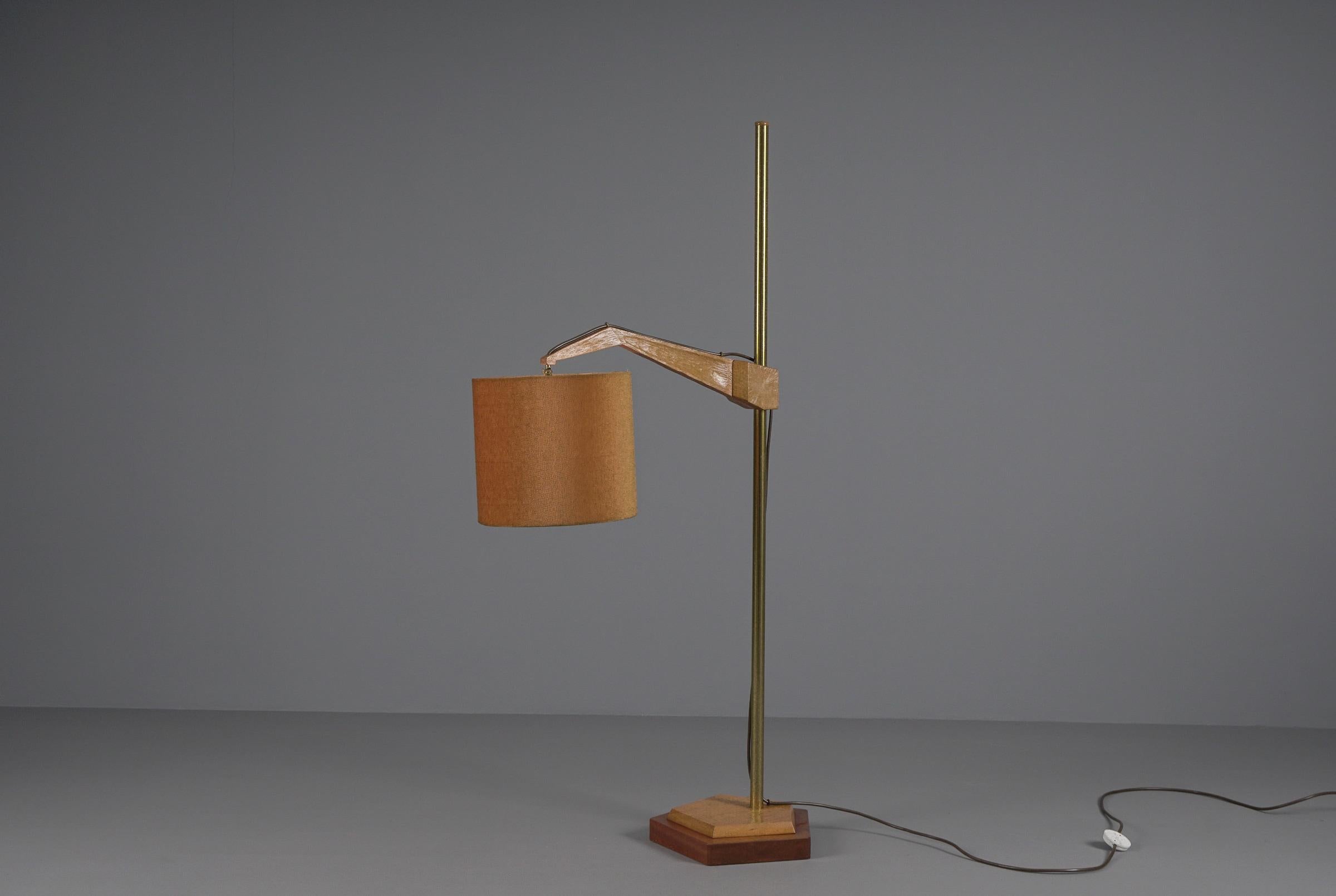 Unique anthroposophic floor lamp in wood, brass and fabric by Rudolf Dörfler In Good Condition For Sale In Nürnberg, Bayern