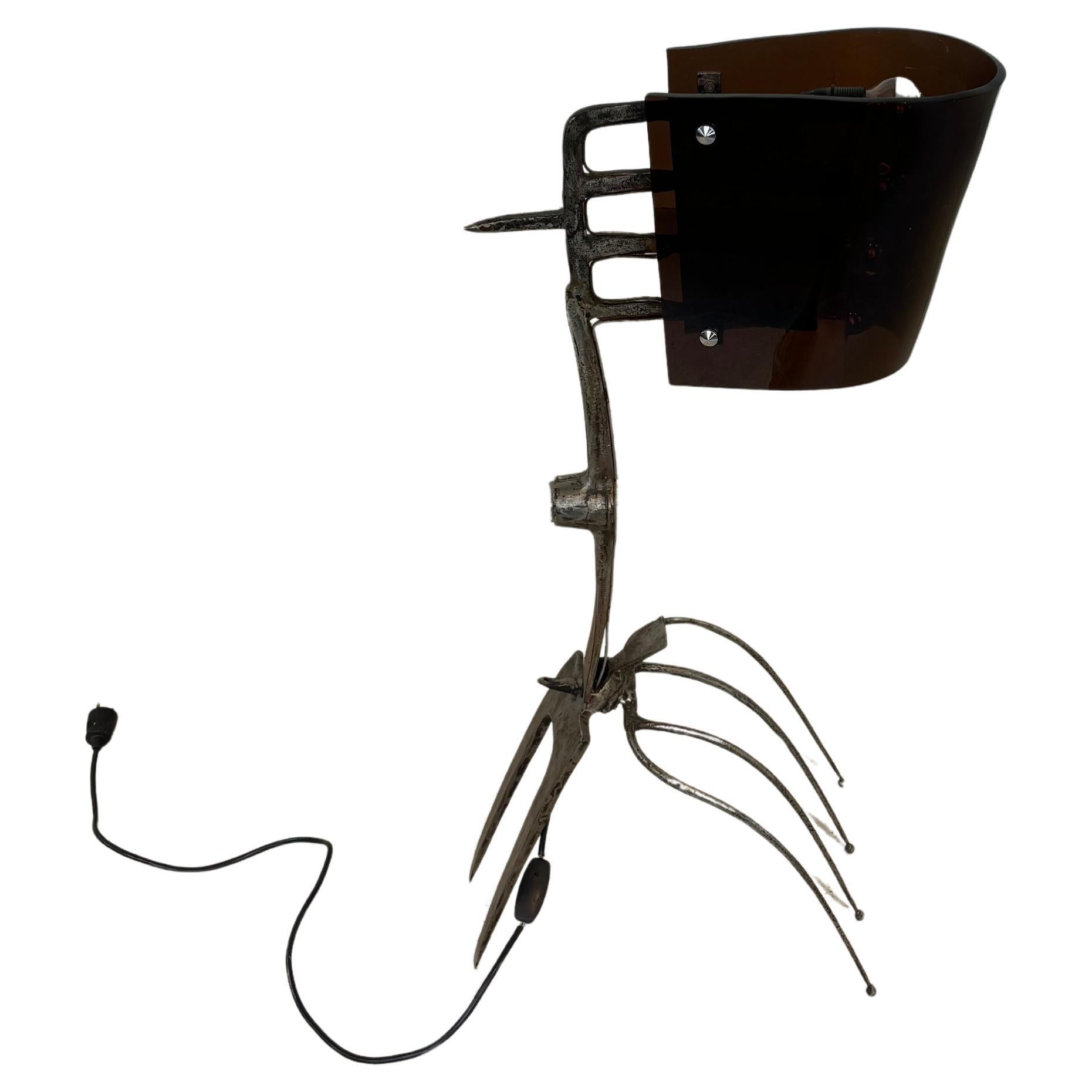 Lampadaire unique de Claude Bleynie