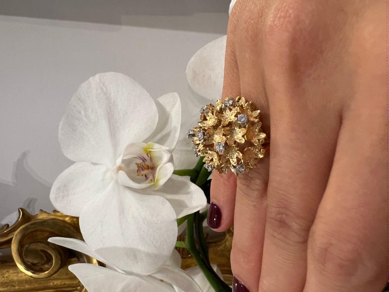 Unique Flower Ring with Diamonds and 18k Yellow Gold For Sale at 1stDibs
