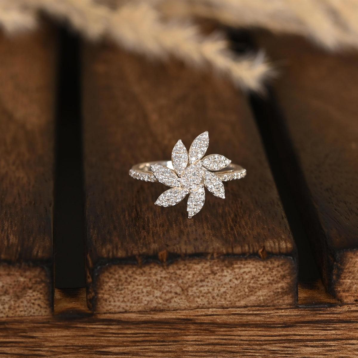 Einzigartiger Blumenförmiger Moissanit-Ring 925 Sterlingsilber Minimalistisches Geschenk für sie 4