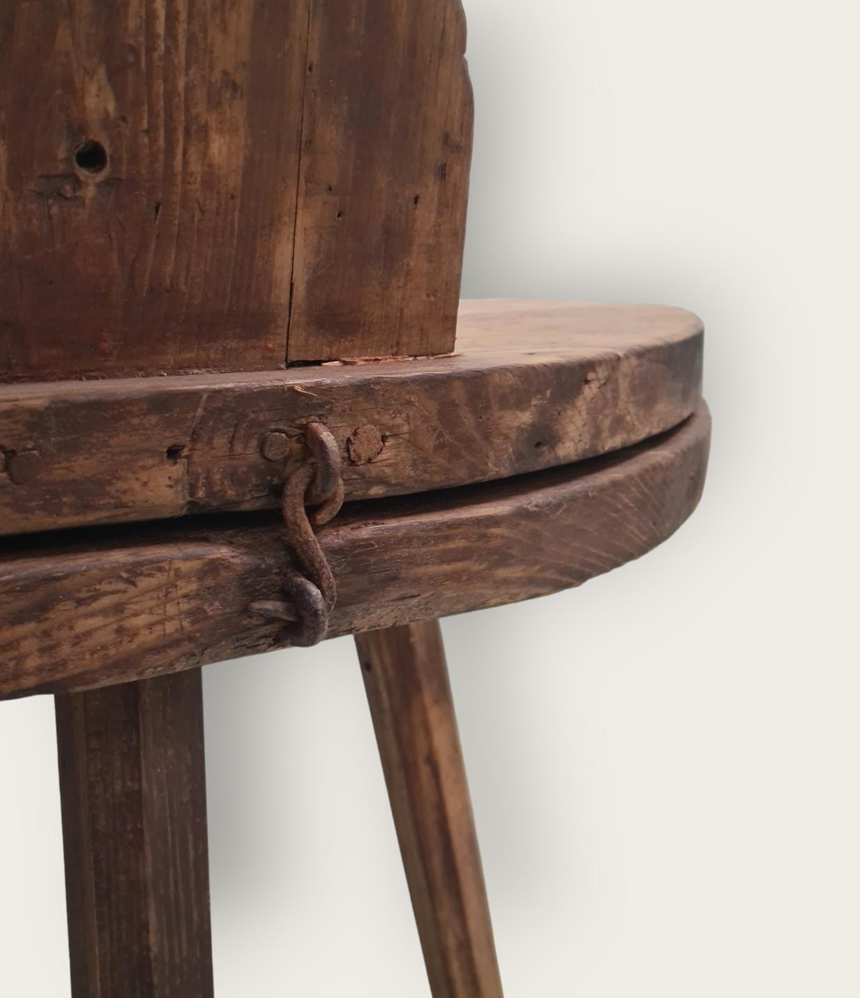 Table/chaise folklorique finlandaise pliable unique, années 1800 en vente 5