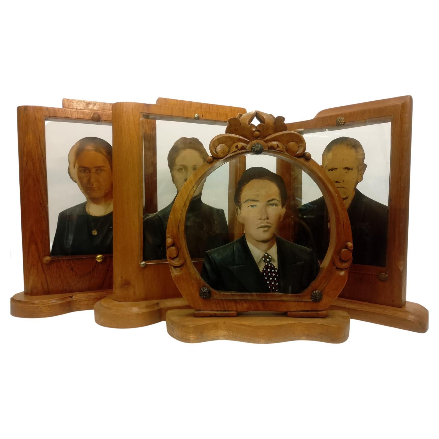 Unica "Foto-Esculturas": assemblaggio di legno intagliato e dipinto a mano e fotografia in vendita