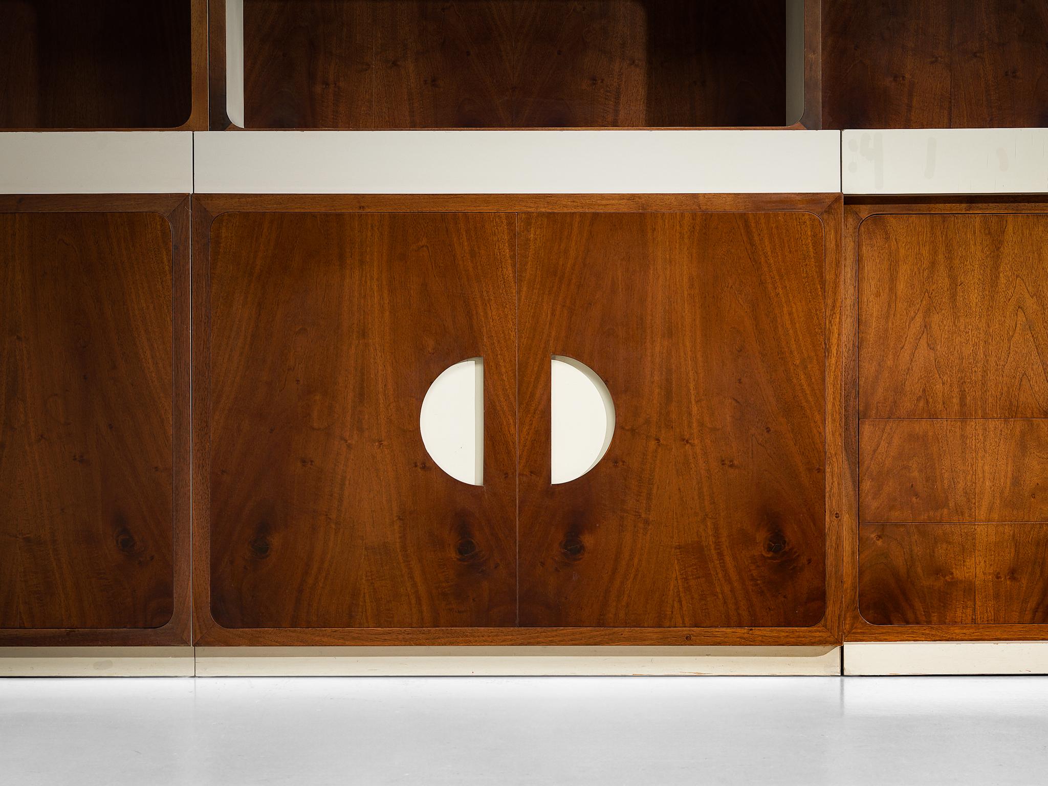 Unique Franco Campo and Carlo Graffi 1960s Large Wall Unit in Walnut For Sale 2