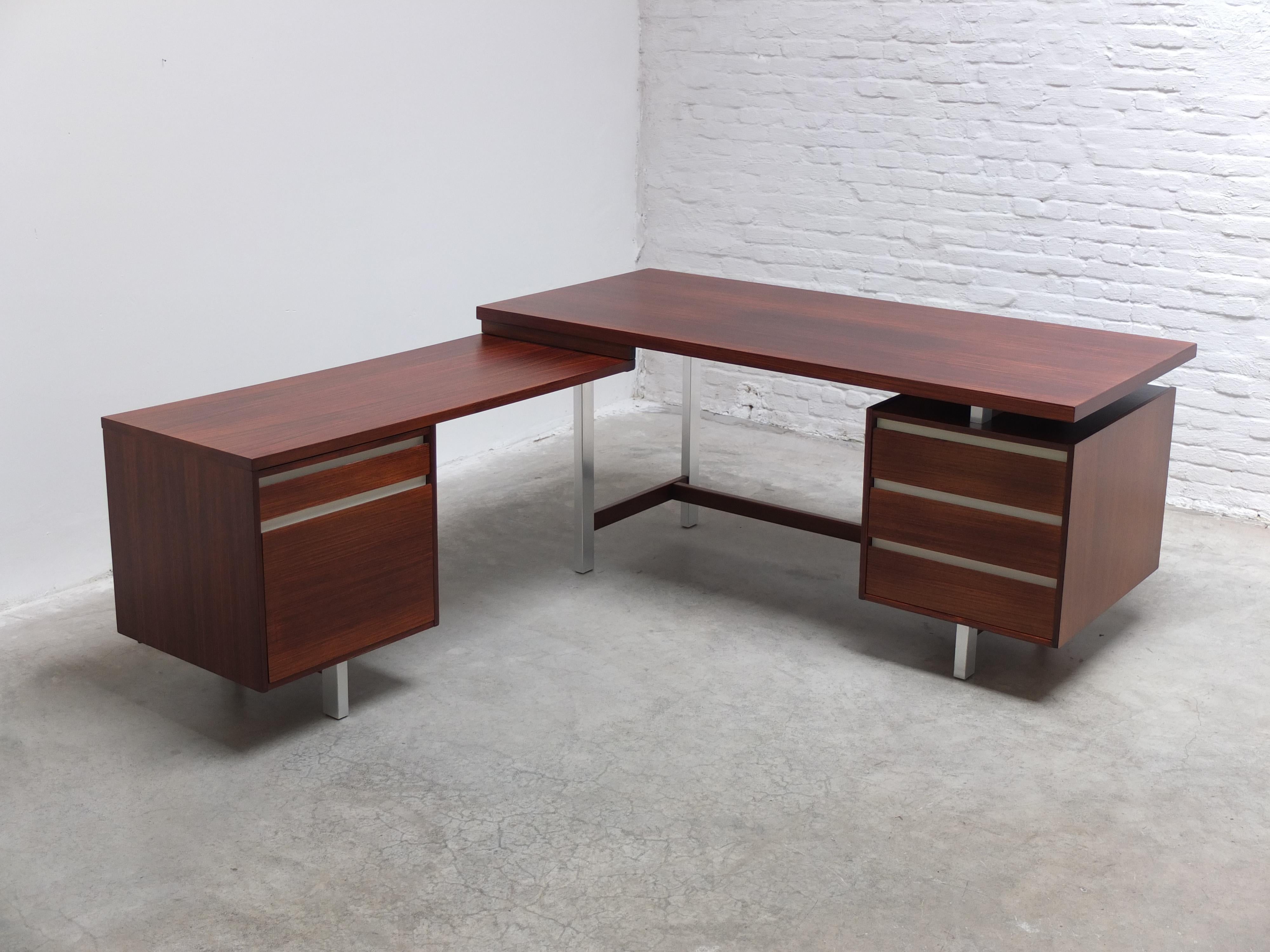 Mid-Century Modern Unique Freestanding Executive Writing Desk by Kho Liang Ie for Fristho, 1964 For Sale