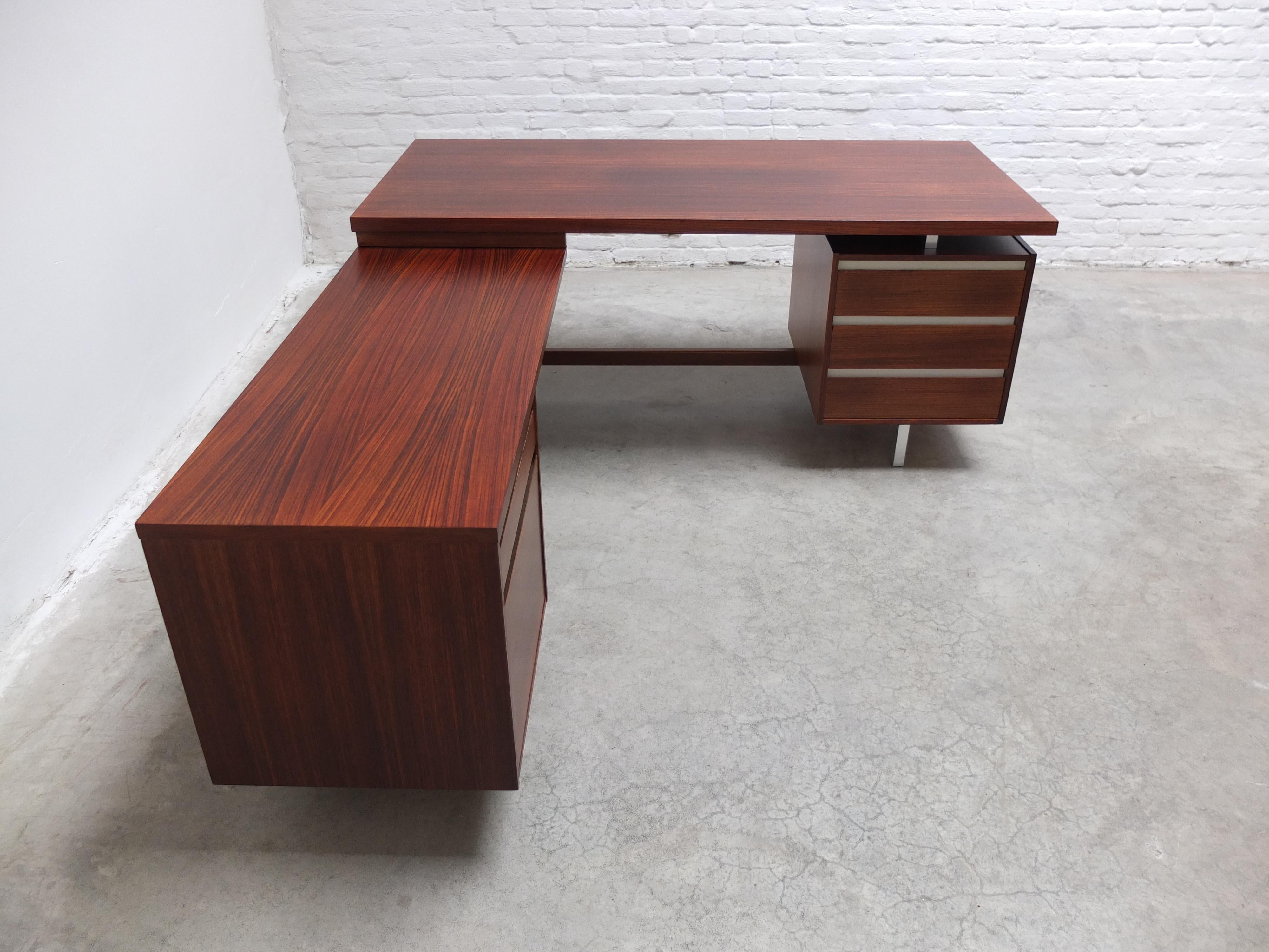 20th Century Unique Freestanding Executive Writing Desk by Kho Liang Ie for Fristho, 1964 For Sale