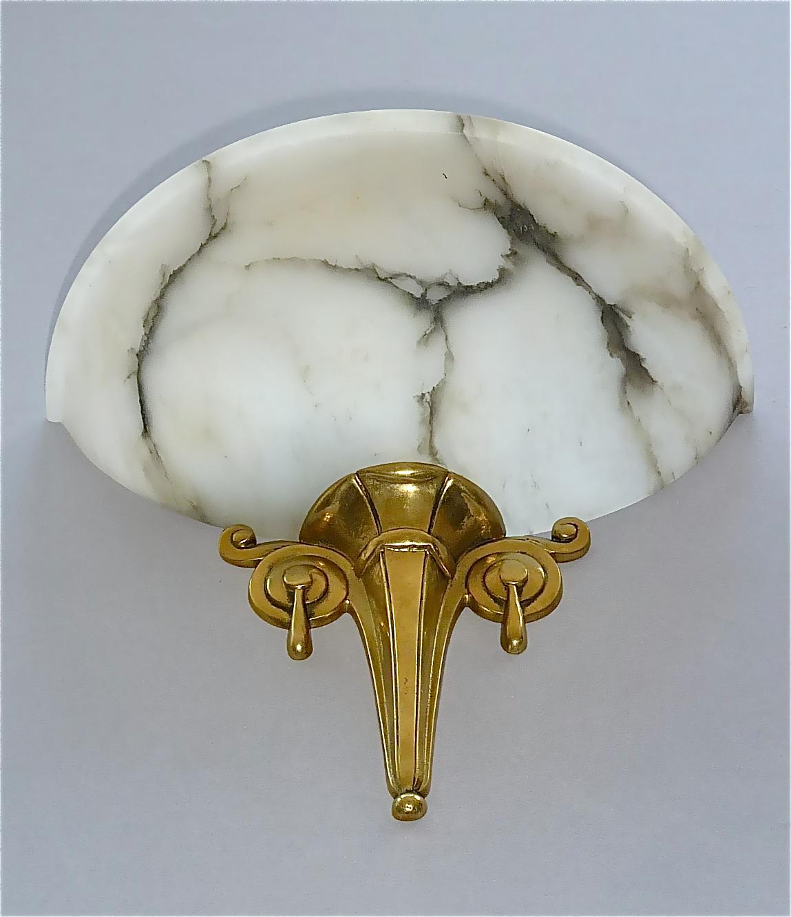 Unique French Art Deco Alabaster Sconces 1920s Gilt Bronze Ruhlmann Cheuret Era In Good Condition For Sale In Nierstein am Rhein, DE