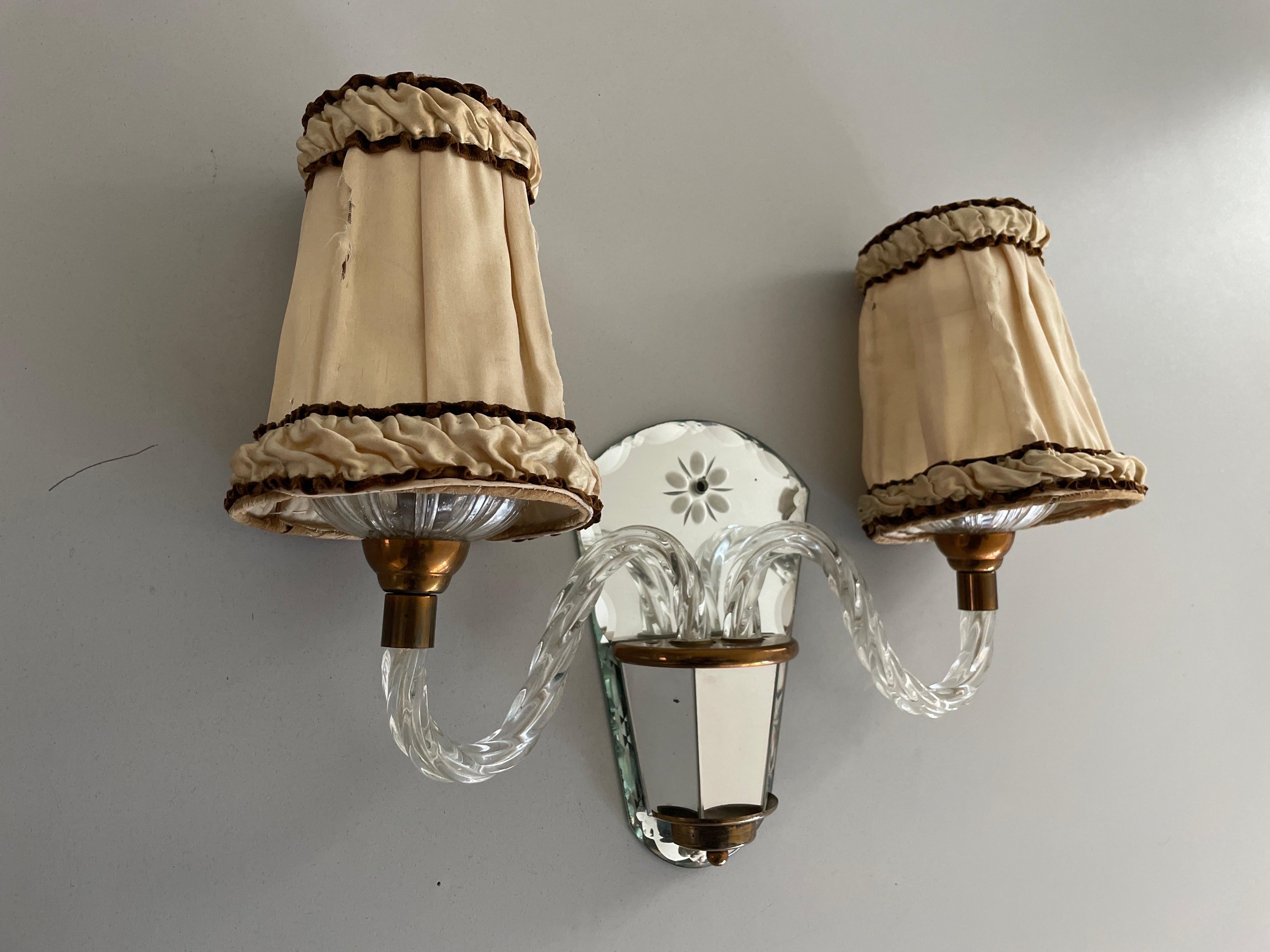 Paire d'appliques Art déco françaises uniques en verre et laiton, années 1940, France en vente 4