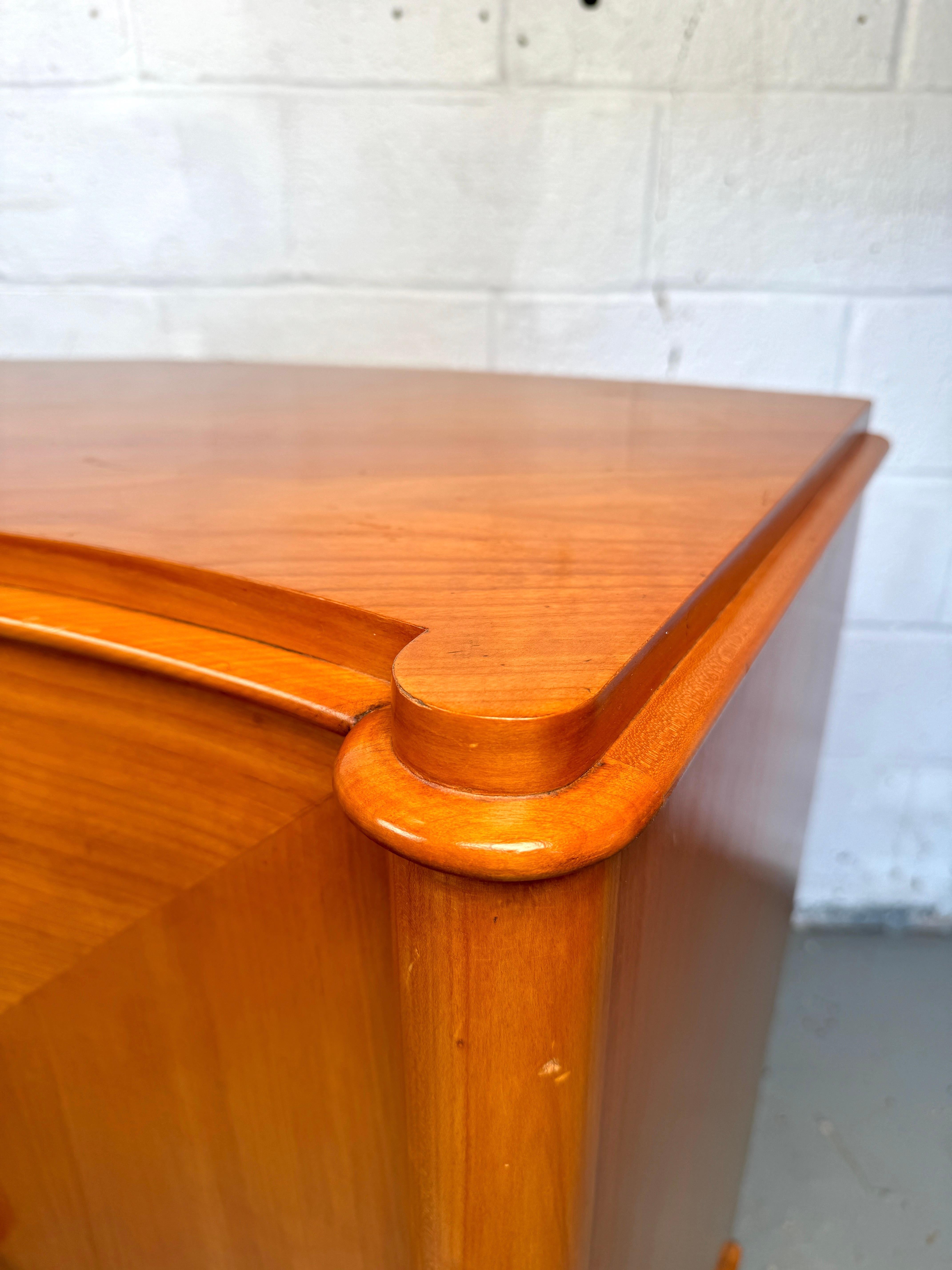 Antiguo Gabinete Deco Curvo de Madera Satinada para Camard Francia en venta 10