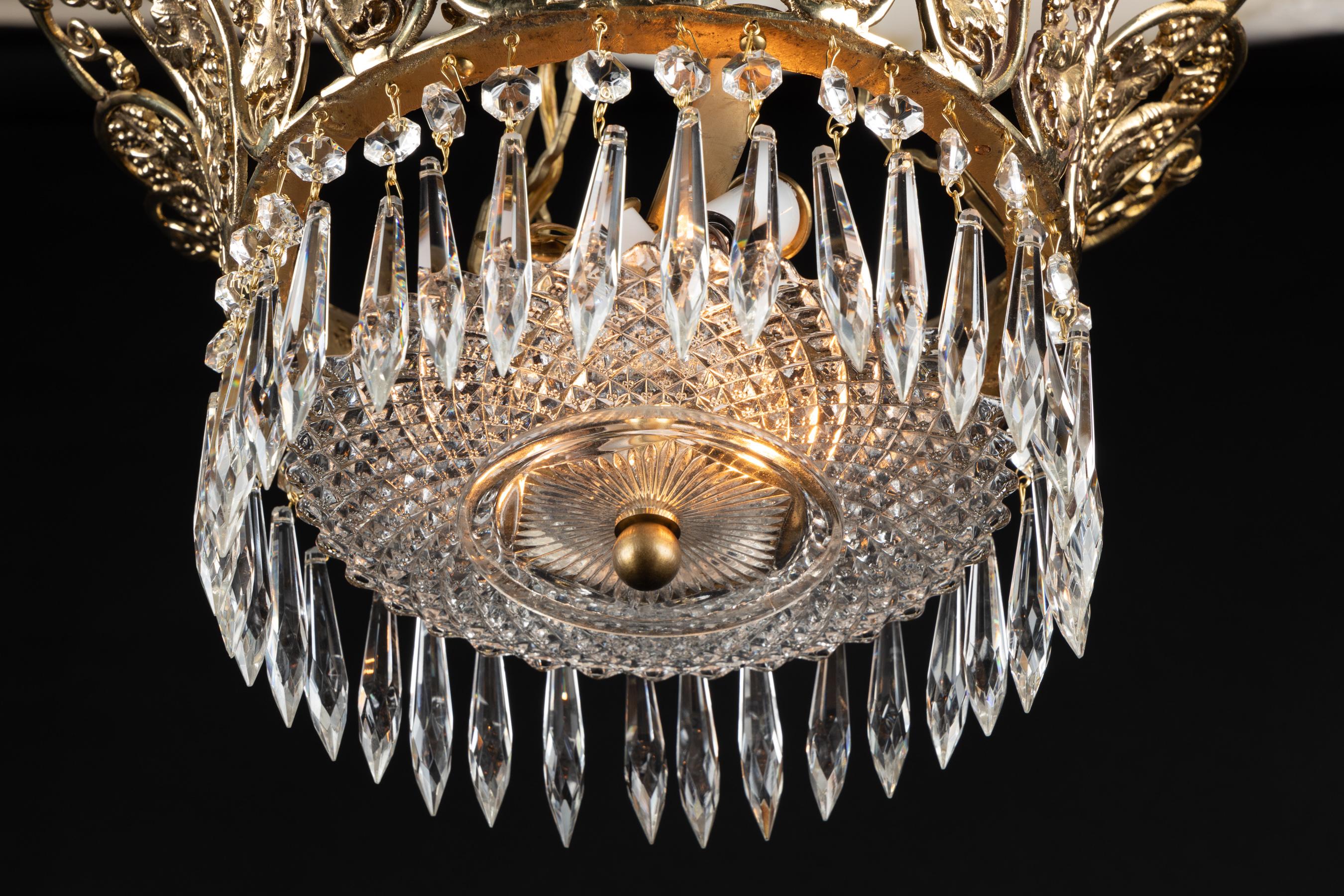 Francese Unico lampadario francese in bronzo e cristallo con motivo di uva, inizio XX secolo in vendita