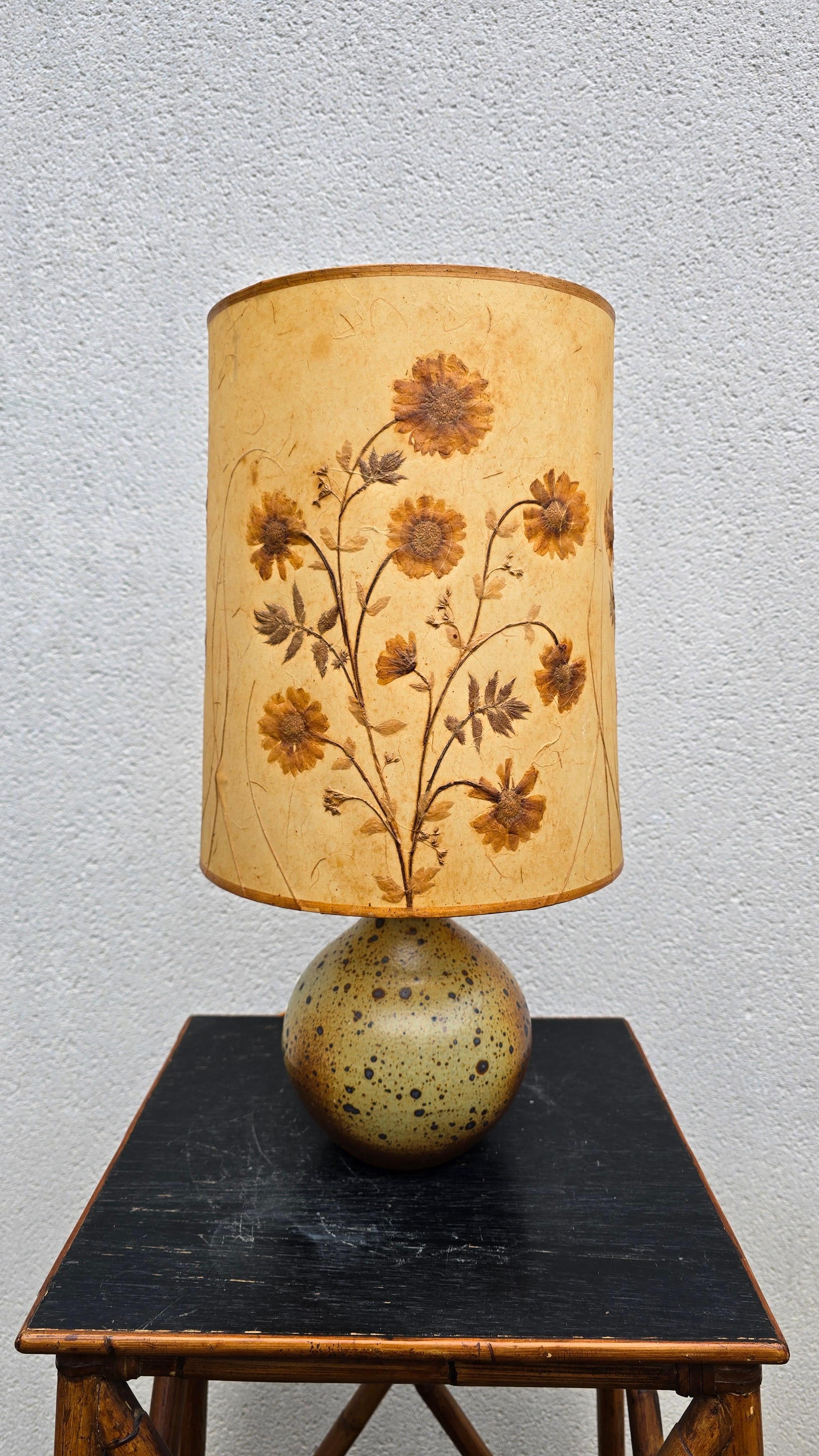 Lampe de table unique en céramique française - années 1950 en vente 1
