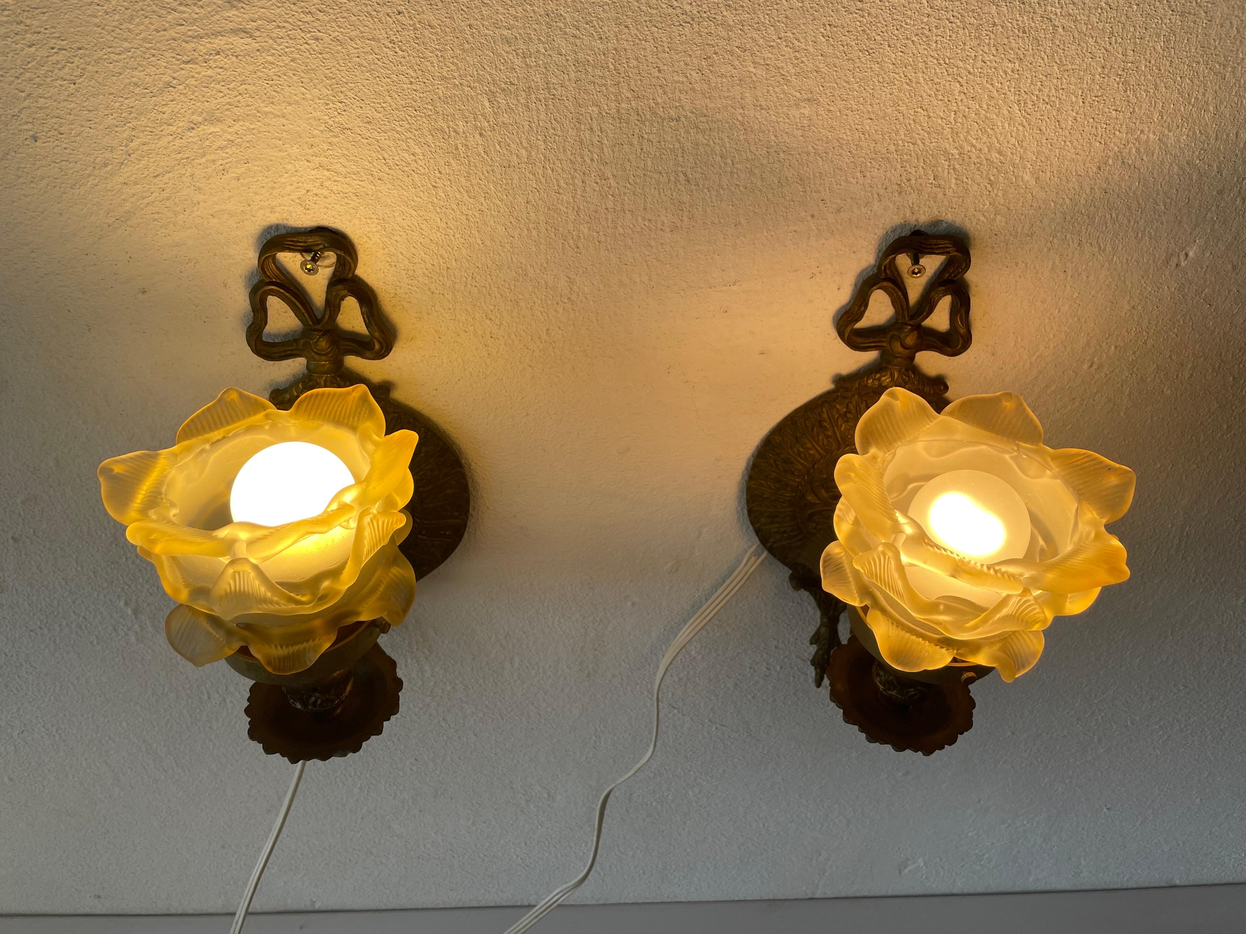 Unique French Flower Shaped Smoke Glass & Brass Pair of Sconces, 1940s, France For Sale 6
