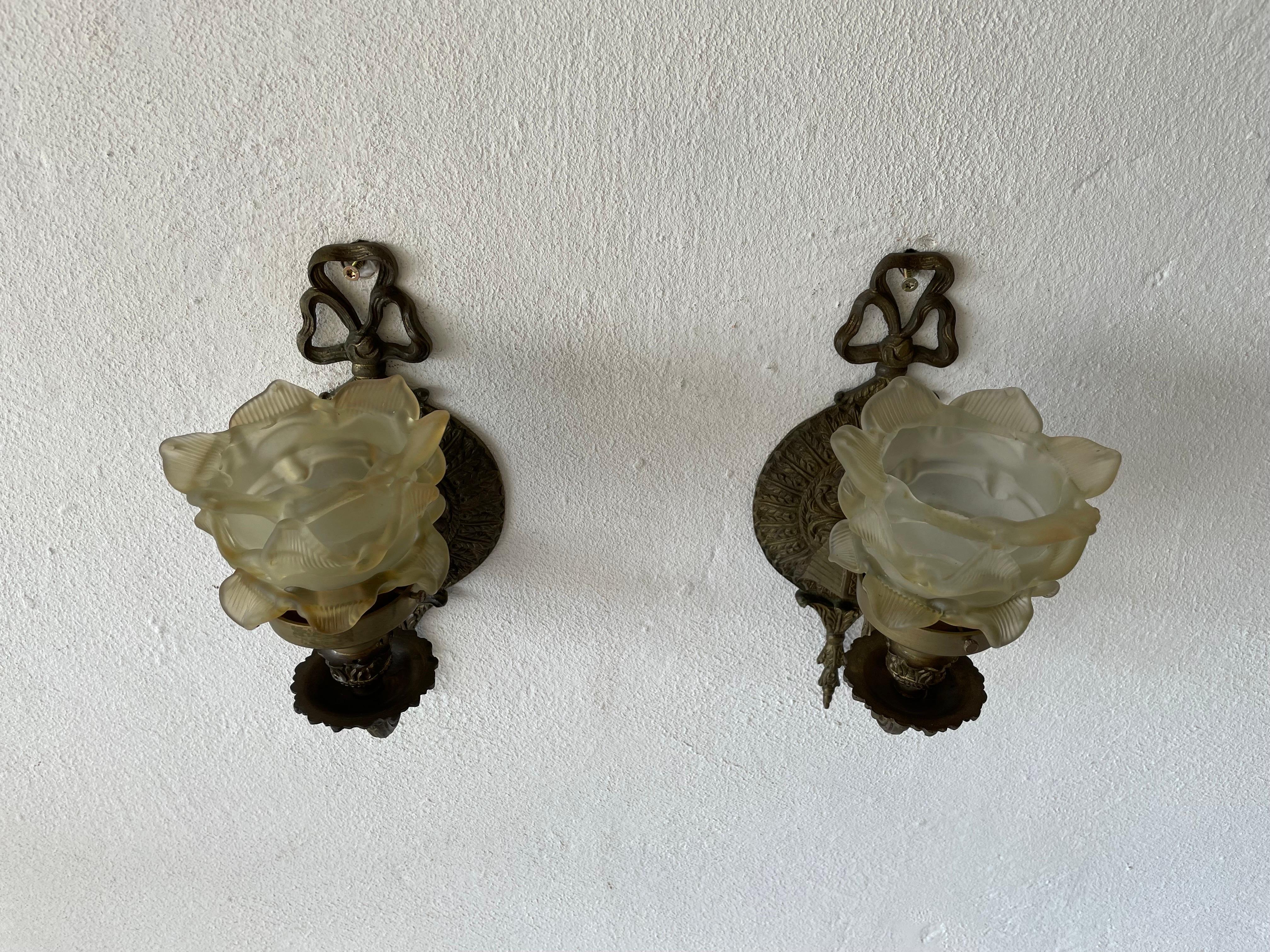 Mid-20th Century Unique French Flower Shaped Smoke Glass & Brass Pair of Sconces, 1940s, France For Sale