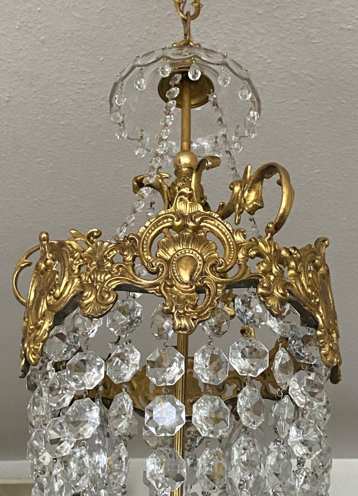 Lanterna o lampadario a tre luci in cristallo dorato francese unico nel suo genere, 1910-1920 in vendita 1