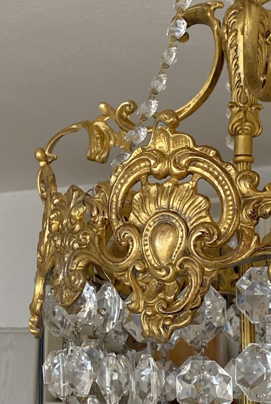 Lanterna o lampadario a tre luci in cristallo dorato francese unico nel suo genere, 1910-1920 in vendita 3