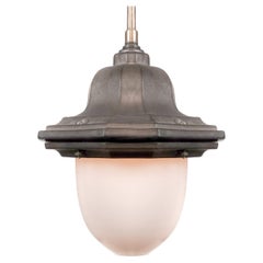 Unico lampione francese in terracotta smaltata e vetro al latte