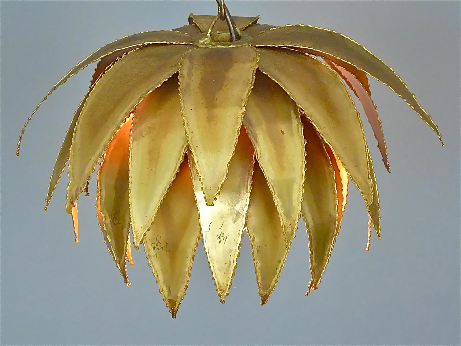 Unique French Maison Jansen Artichoke Palm Leaf Chandelier Patinated Brass 1970s For Sale 11