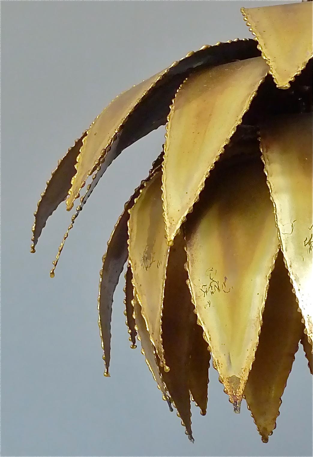 Late 20th Century Unique French Maison Jansen Artichoke Palm Leaf Chandelier Patinated Brass 1970s For Sale