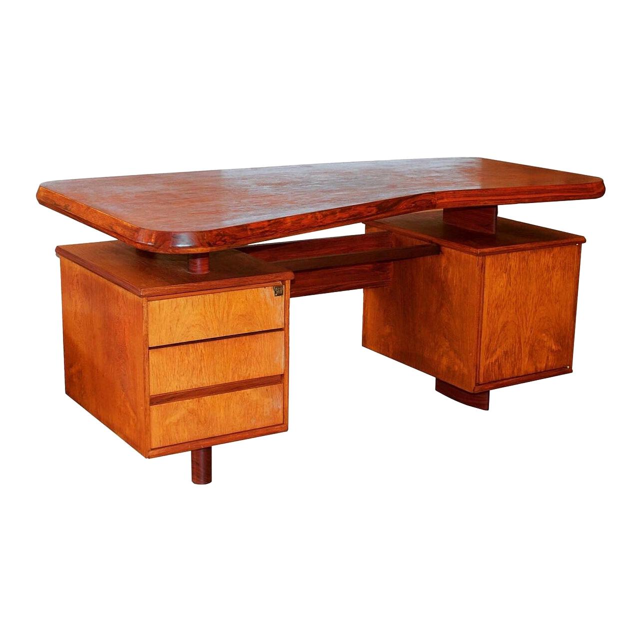 T02M Coffee Table
